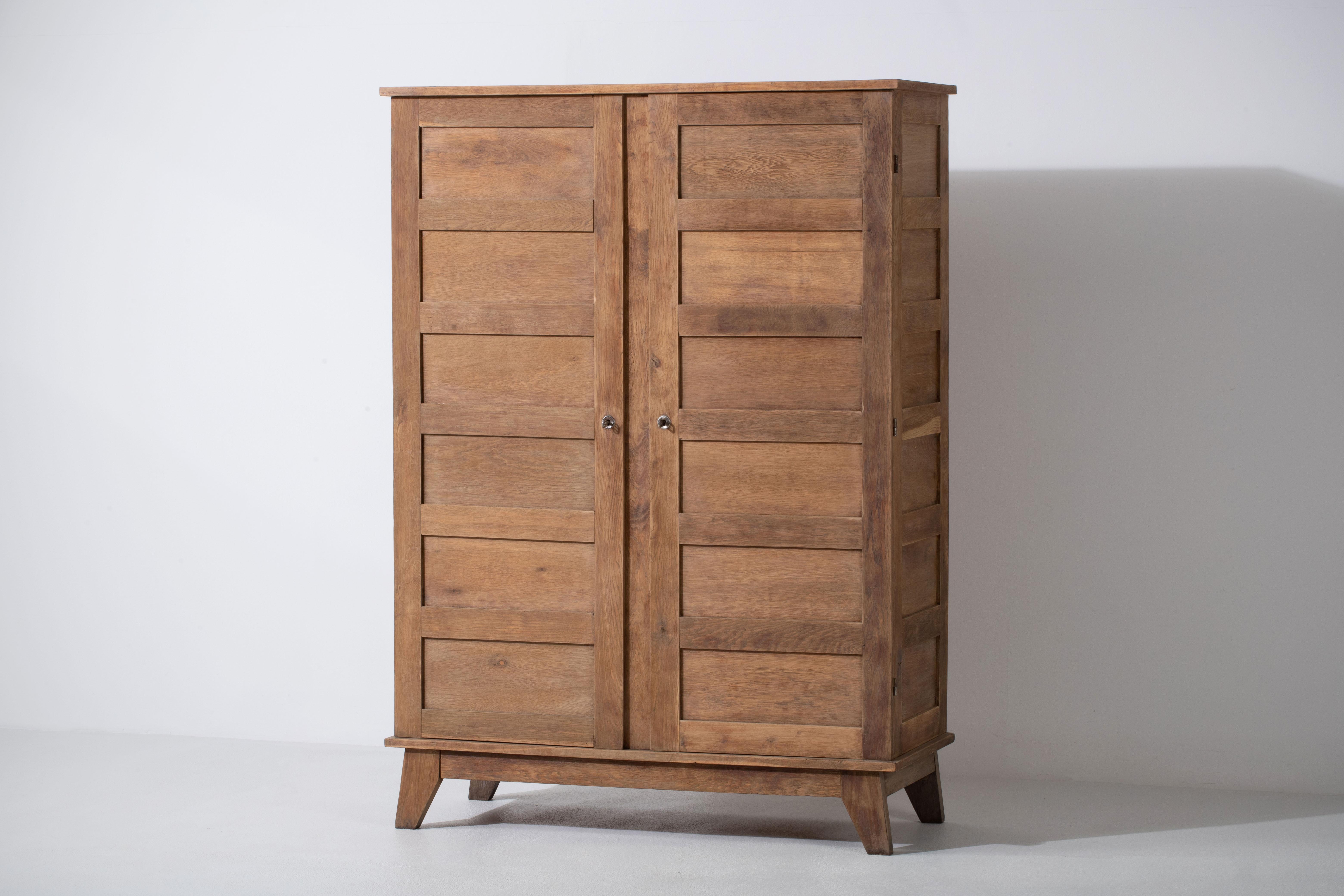 Armoire à deux portes de la Reconstruction française par René Gabriel Bon état à Kaštel Sućurac, Splitsko-dalmatinska županija