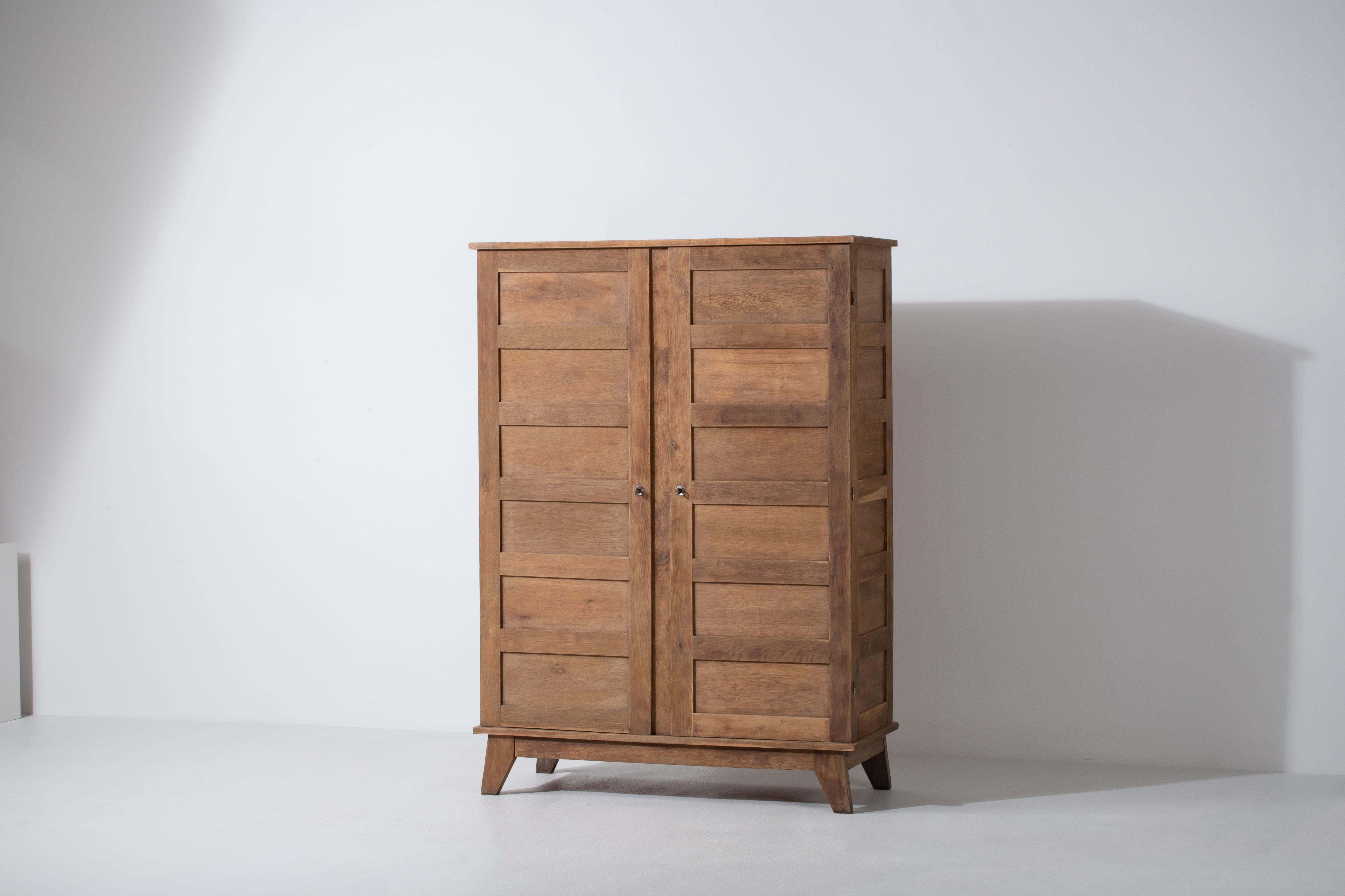 20ième siècle Armoire à deux portes de la Reconstruction française par René Gabriel