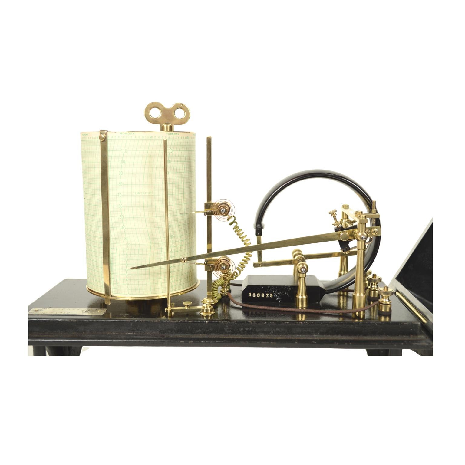 Recorder français barographe ancien Jules Richard Paris socle en fonte des années 1900 Bon état à Milan, IT