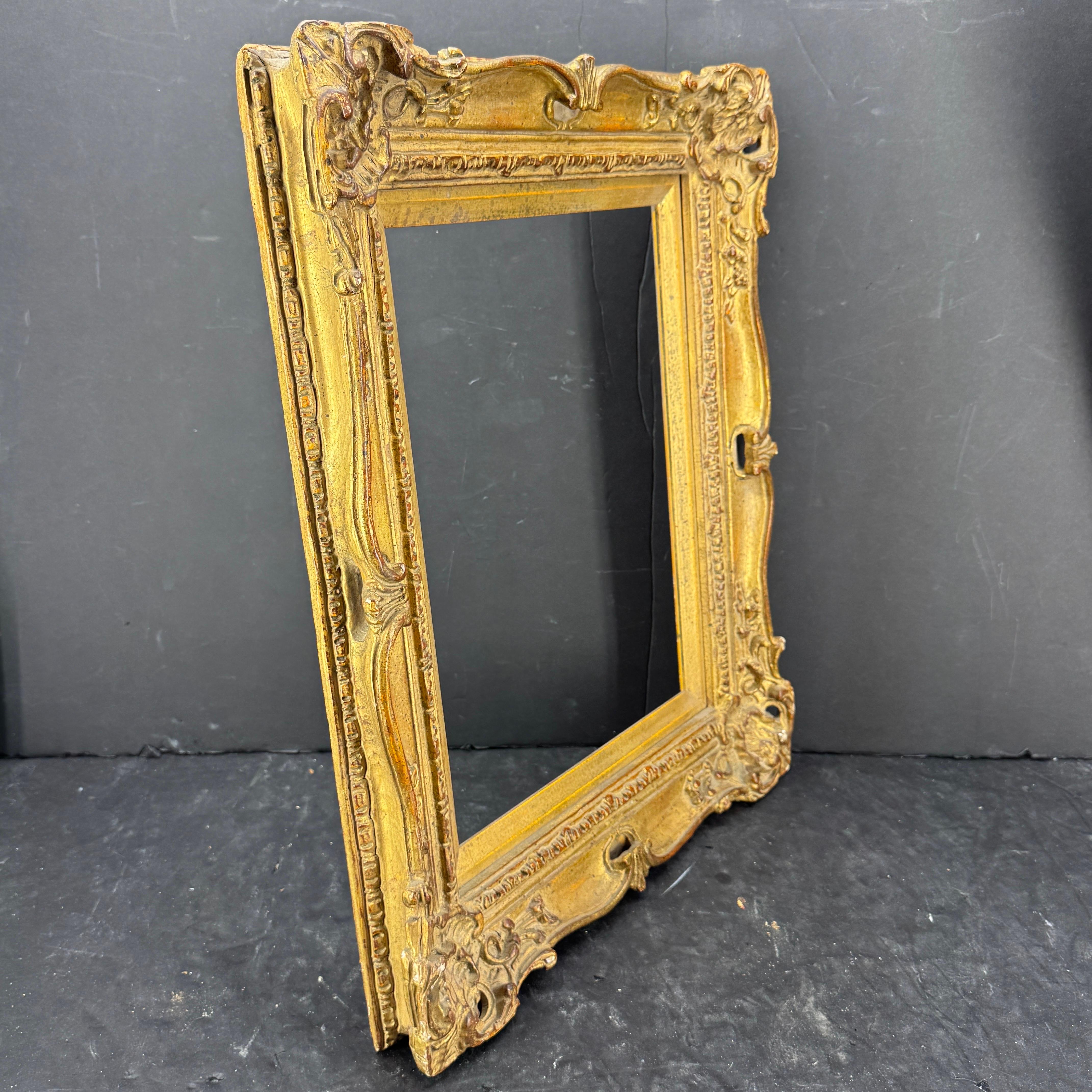 Marco de Arte Rectangular Francés Dorado en Estilo Rococó en venta 12