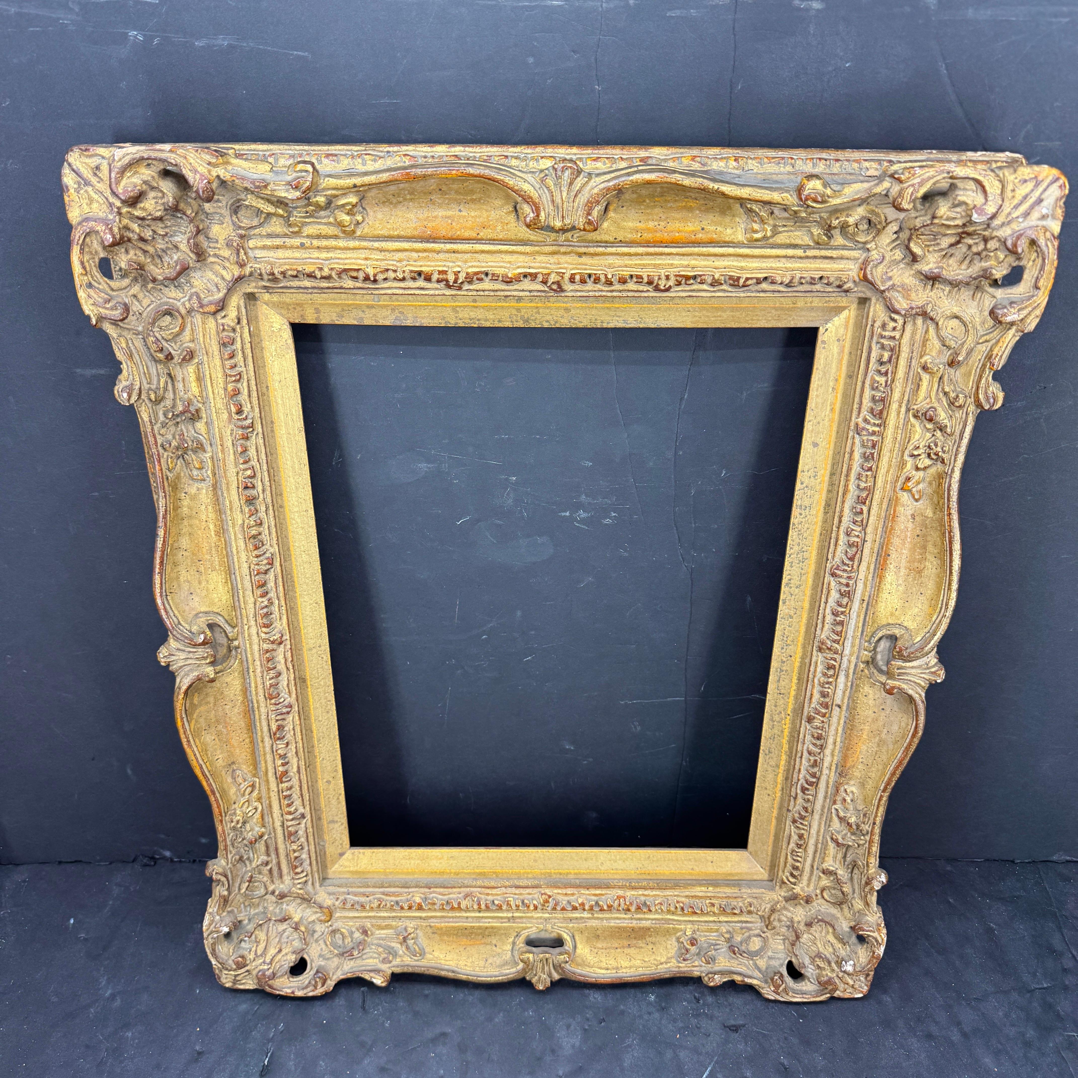 Marco de Arte Rectangular Francés Dorado en Estilo Rococó Tallado a mano en venta