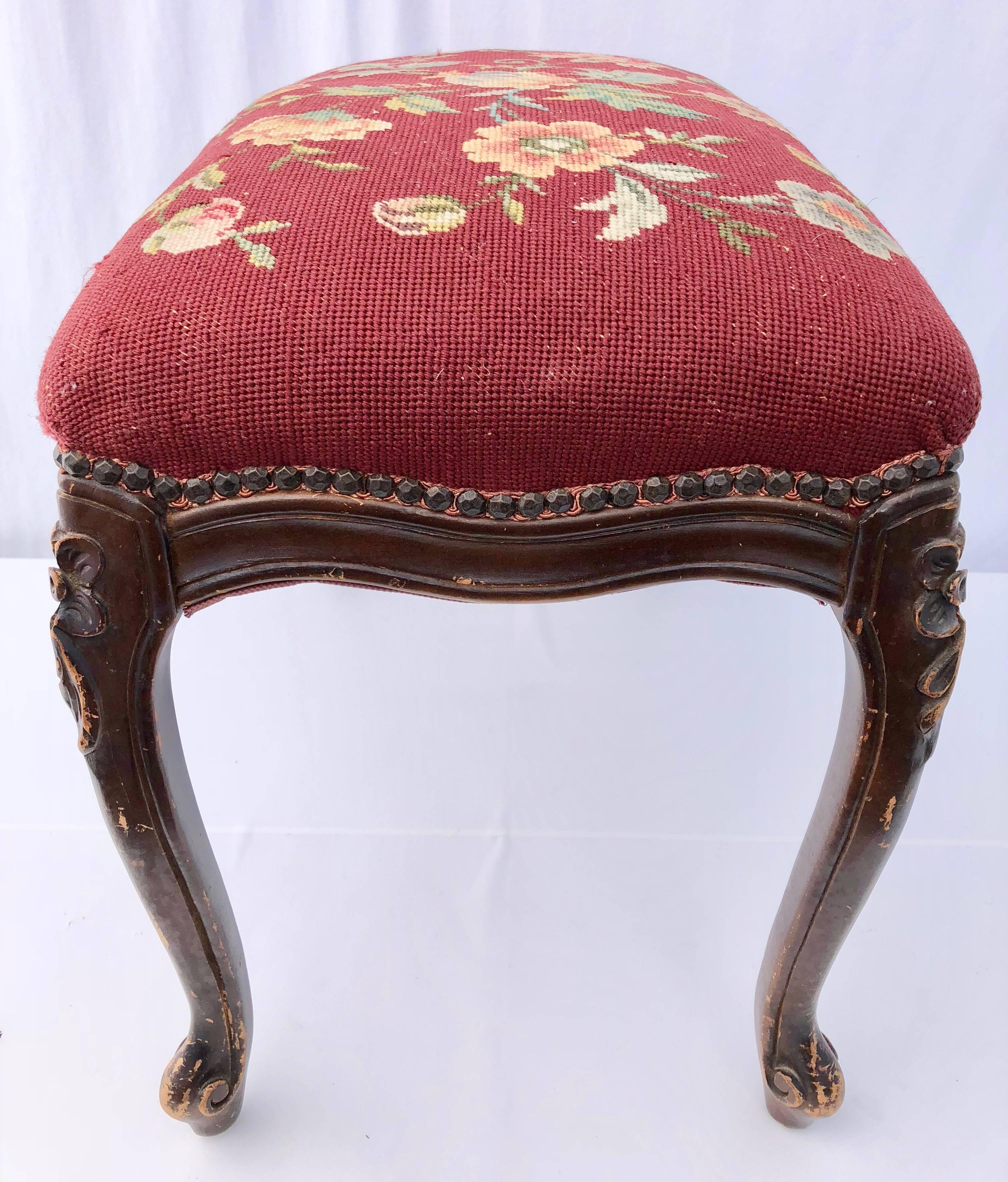 20th Century French Rectangular Bench Covered with Tapestry Fabric, Early 1900s For Sale