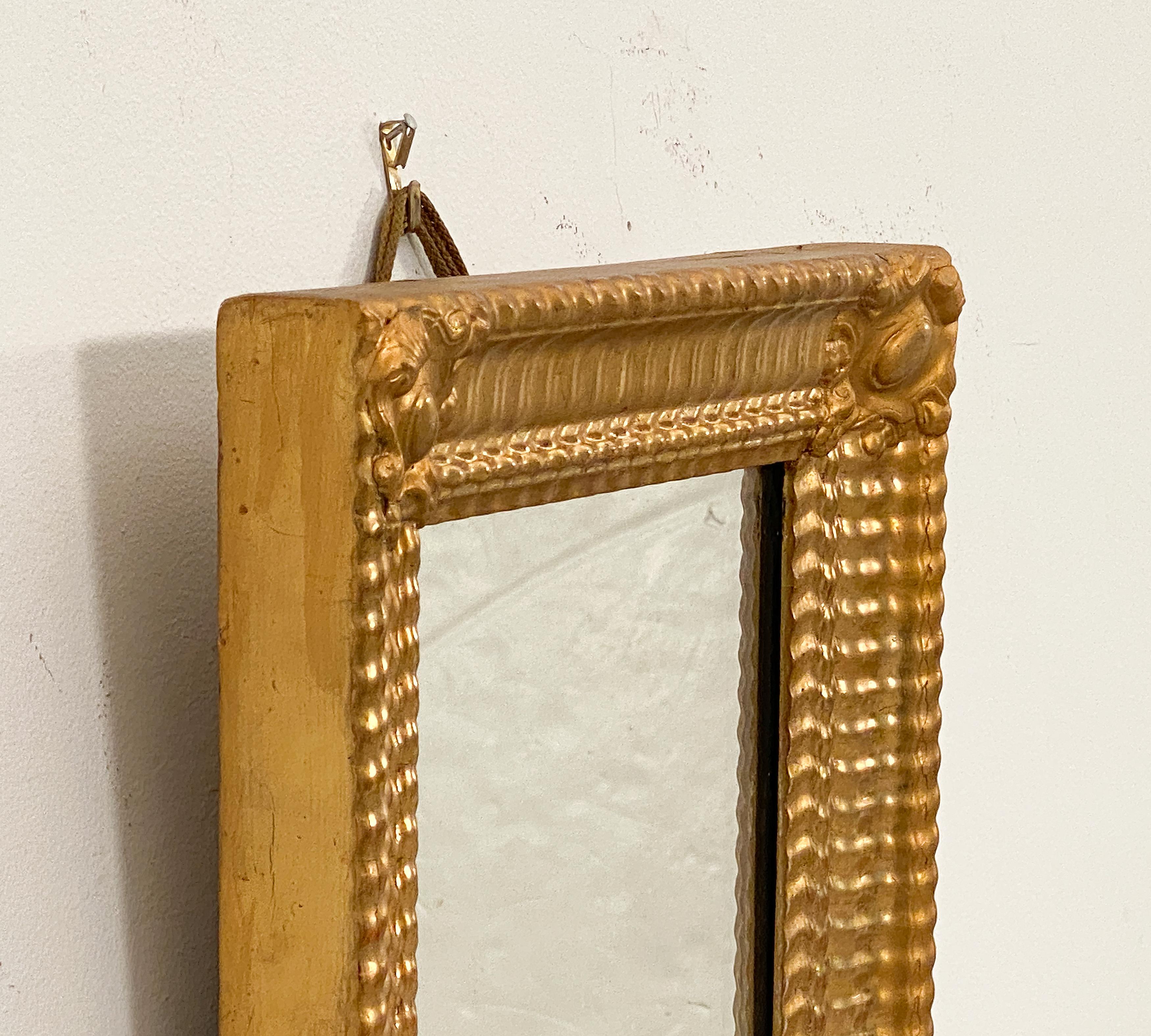 Espejo de Pared Rectangular Dorado Francés (Alto 20 3/4 x Ancho 15) Gesso en venta