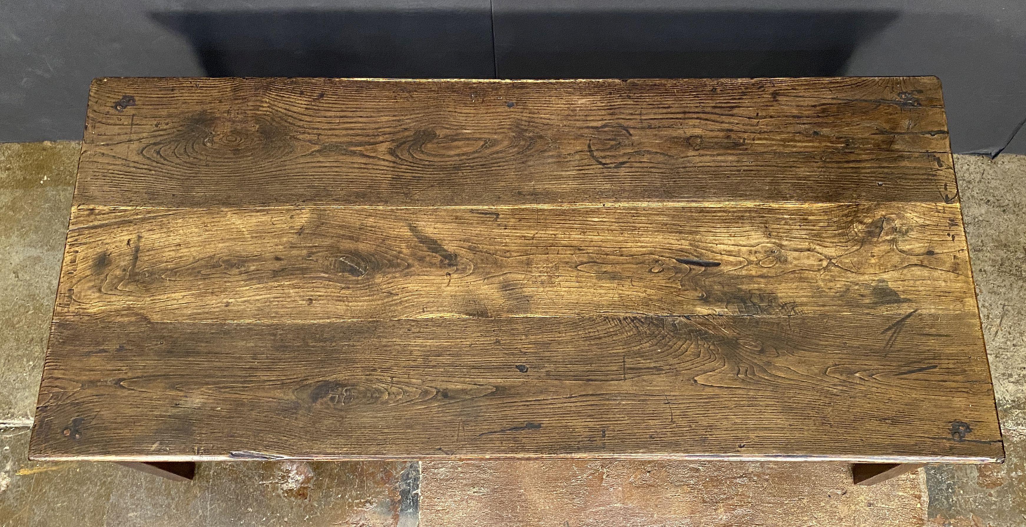 French Rectangular Low or Coffee Table of Oak For Sale 4