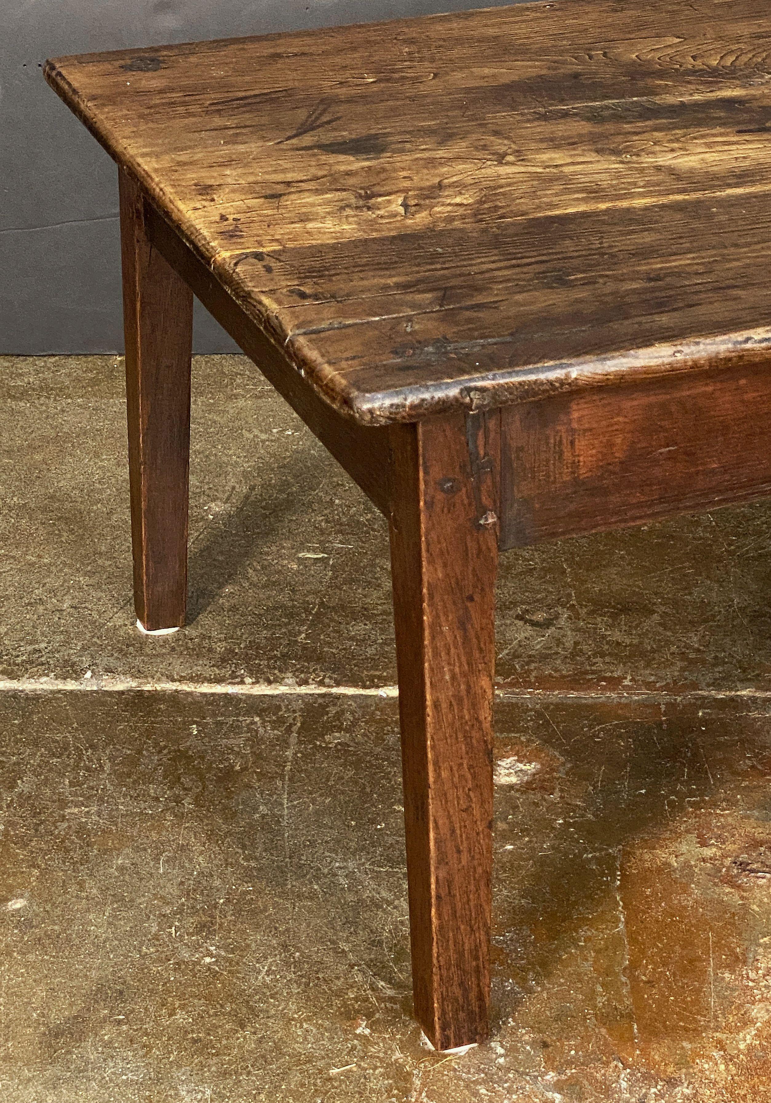 French Rectangular Low or Coffee Table of Oak For Sale 1