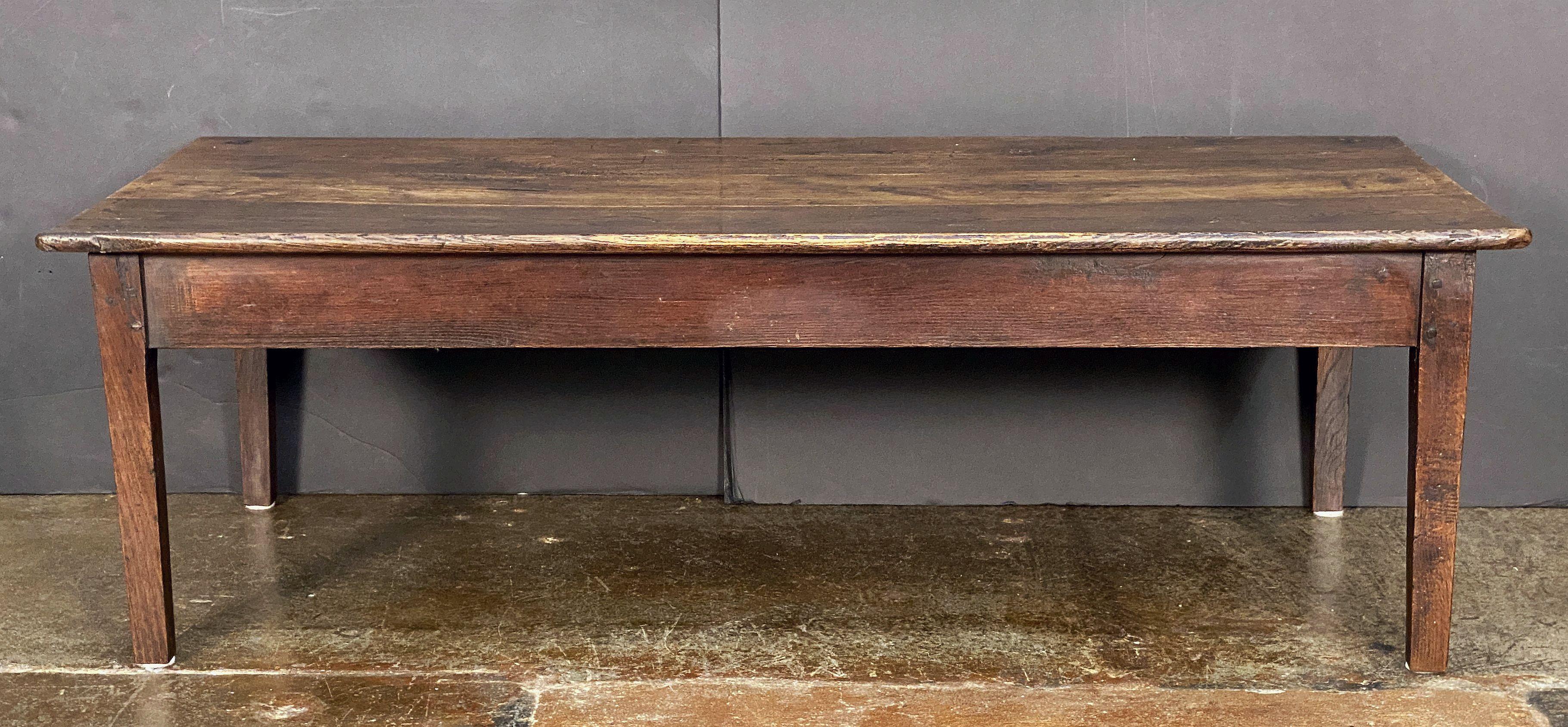 French Rectangular Low or Coffee Table of Oak For Sale 2