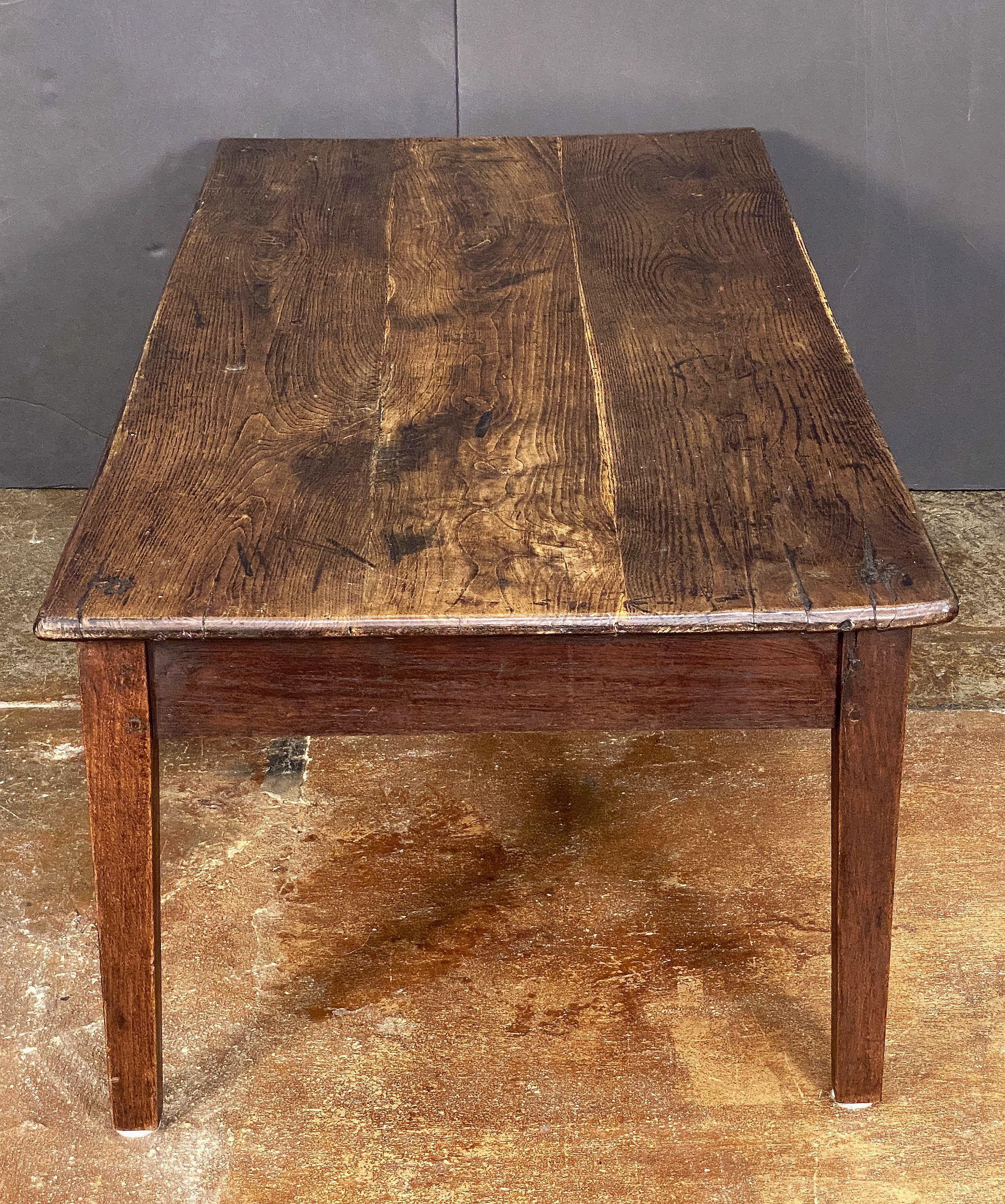 French Rectangular Low or Coffee Table of Oak For Sale 3