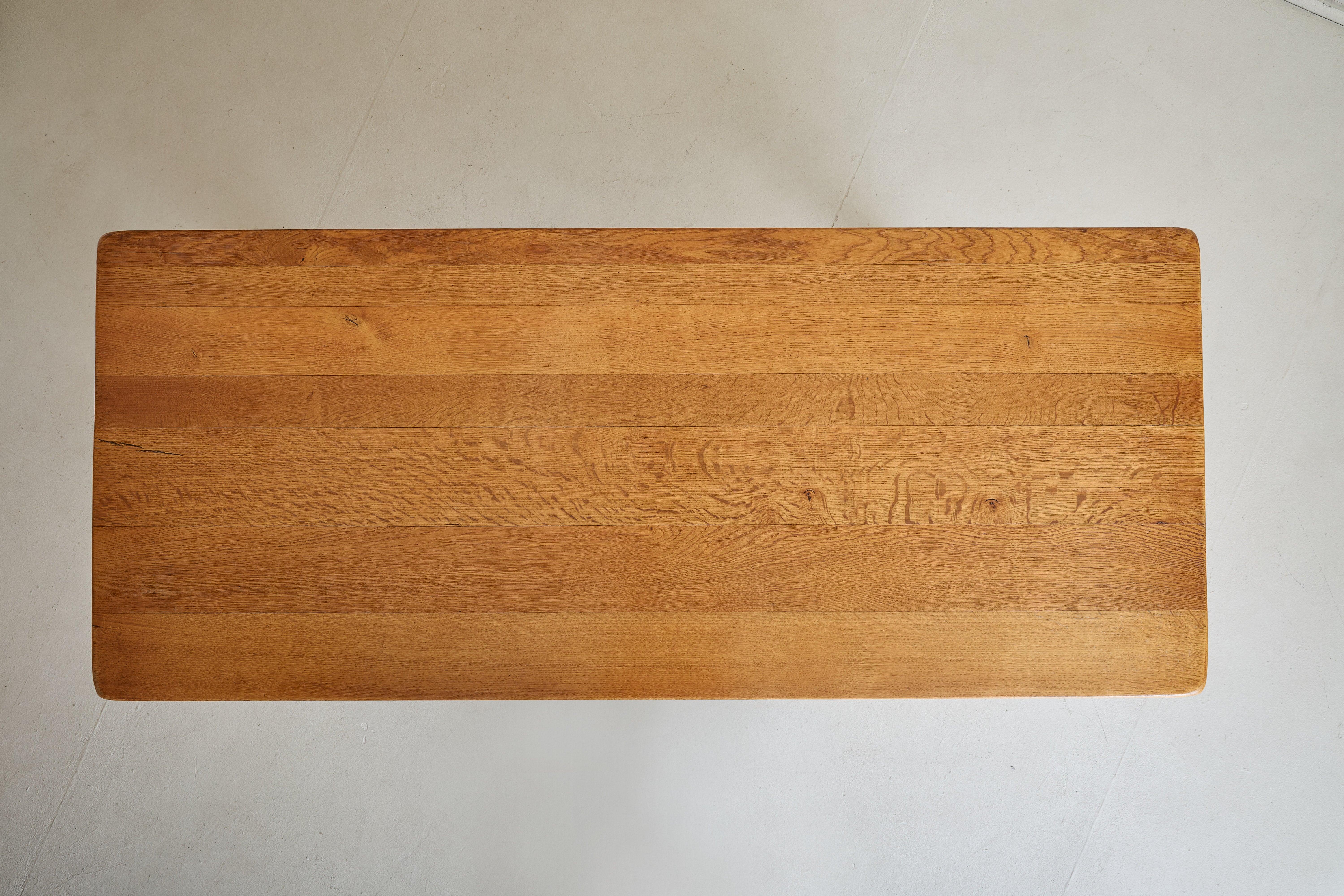 Mid-Century Modern French Rectangular Oak Dining Table with Stretcher Base, 1960s en vente