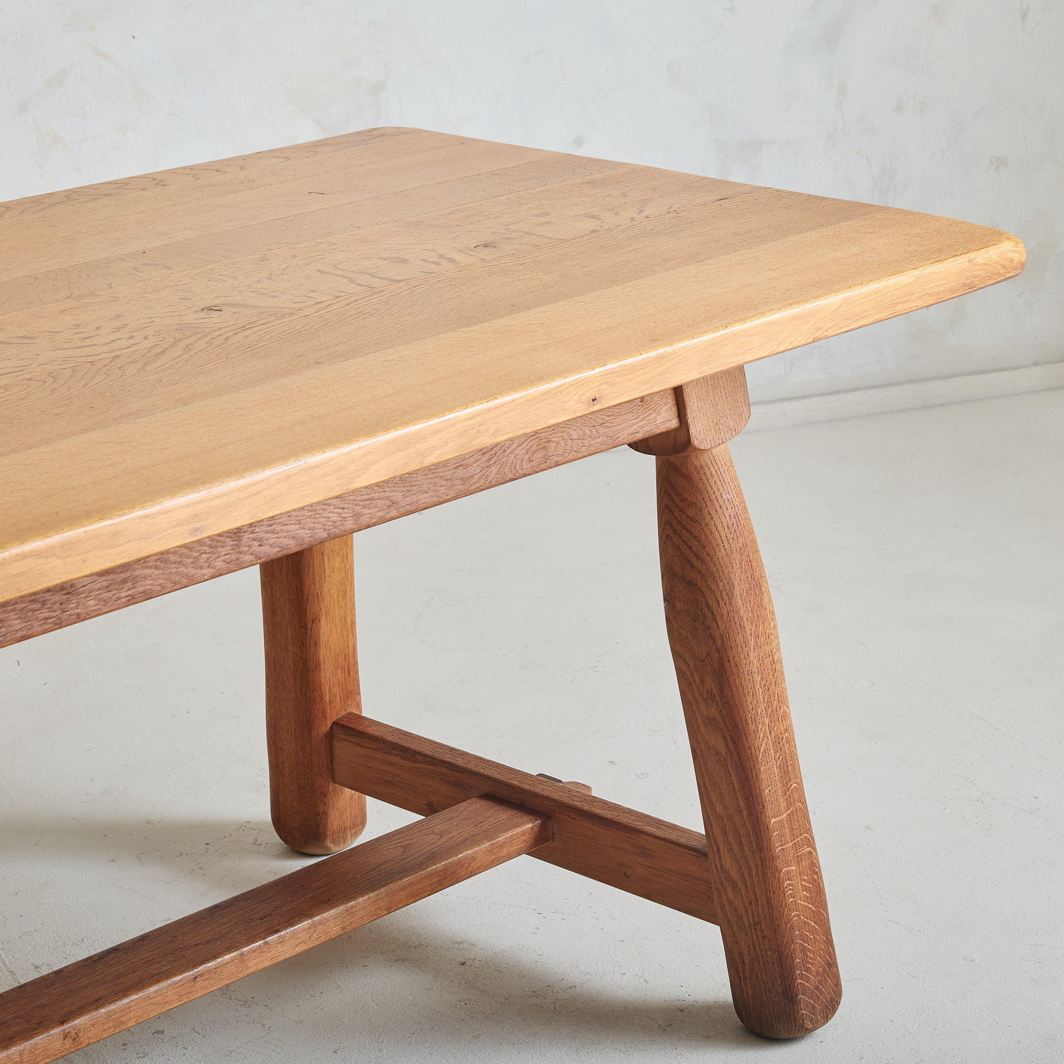 Français French Rectangular Oak Dining Table with Stretcher Base, 1960s en vente