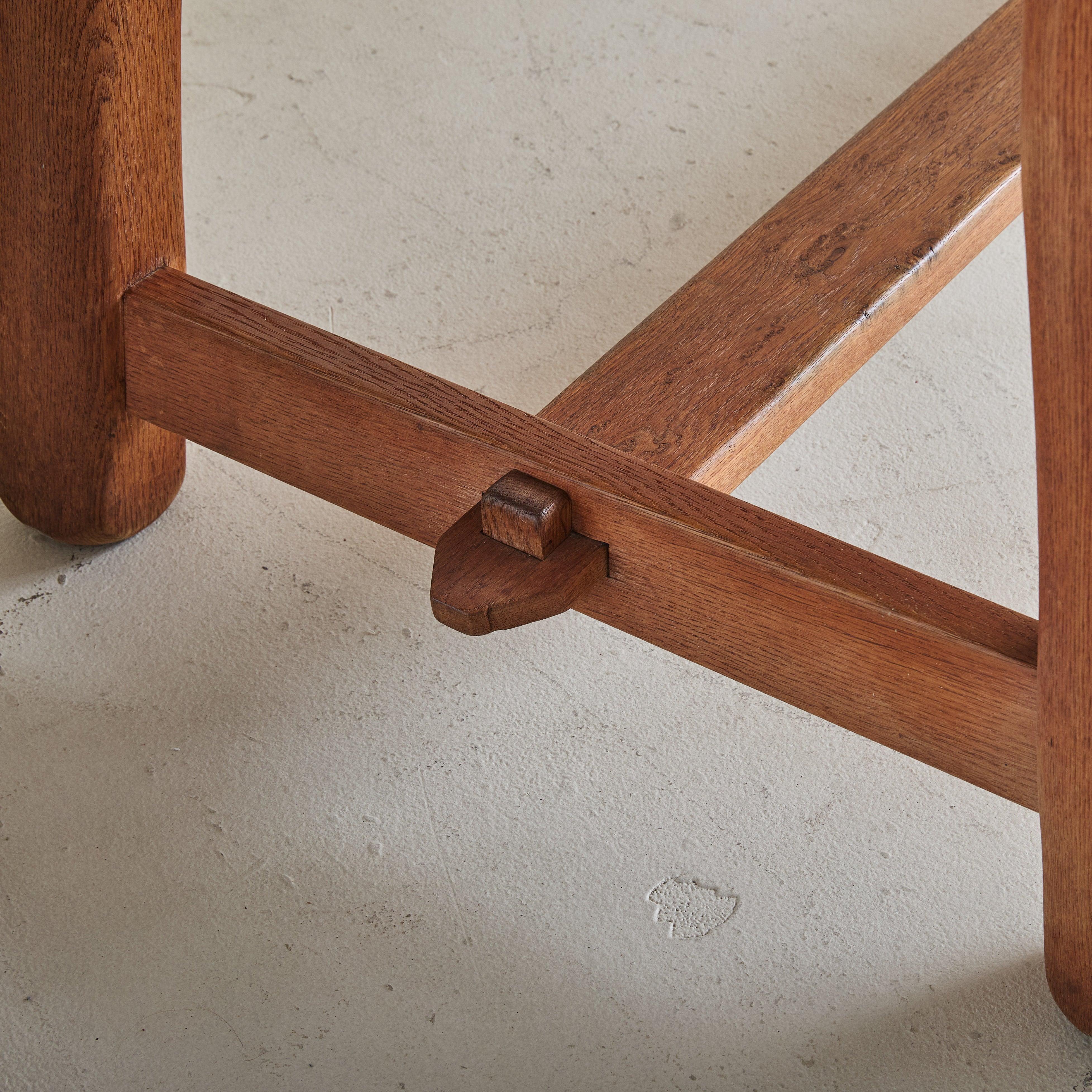 Milieu du XXe siècle French Rectangular Oak Dining Table with Stretcher Base, 1960s en vente