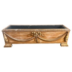 Jardinera Rectangular Francesa de Madera Tallada con Revestimiento