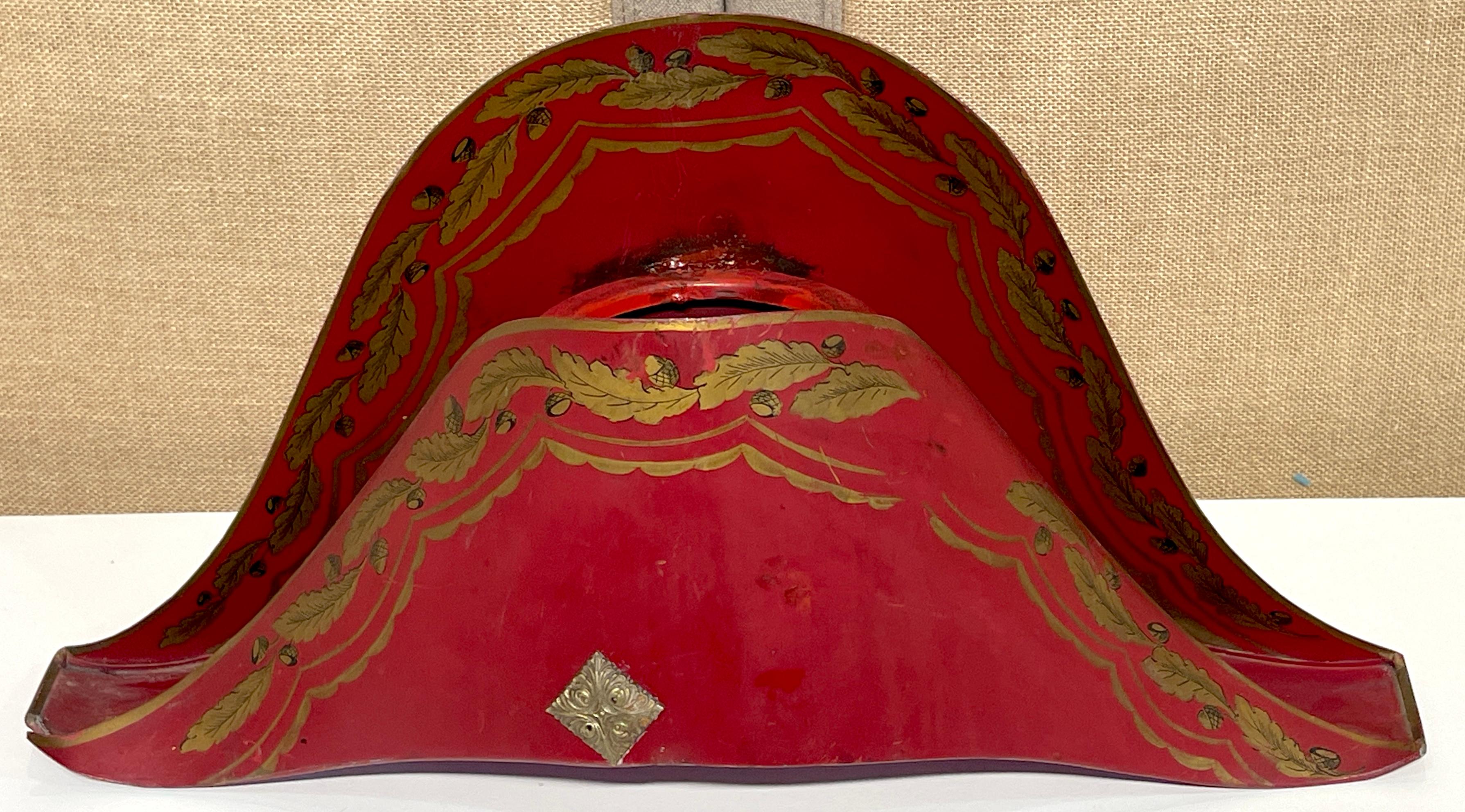 French Red Gilt Decorated Tole & Bronze  Planter/ Cachepot of Napoleons Hat In condizioni buone in vendita a West Palm Beach, FL