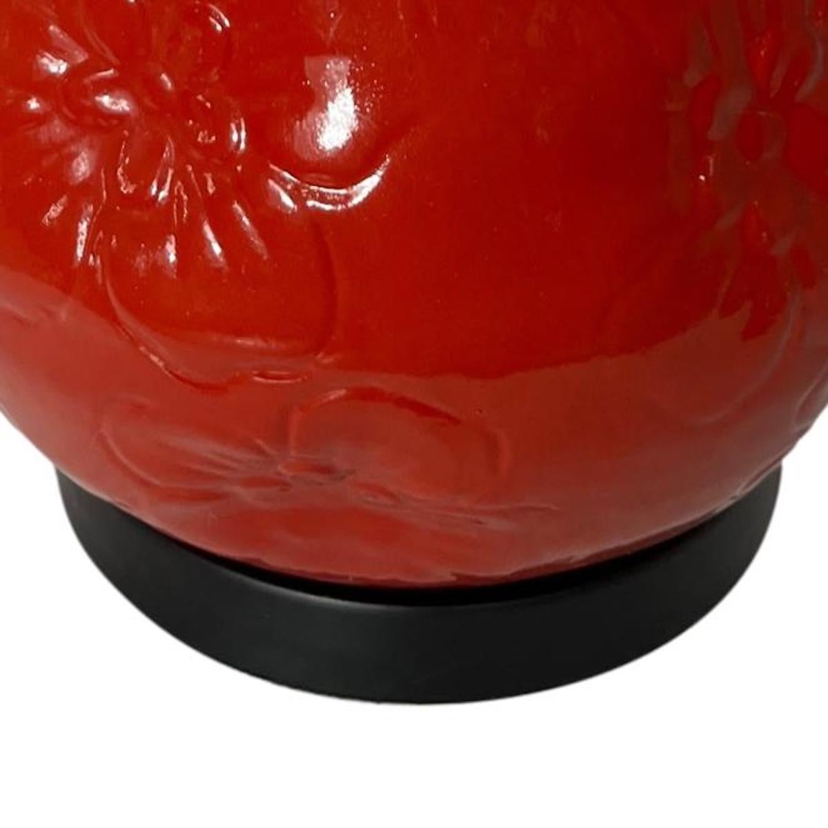 Vernissé Lampe de table rouge française en vente