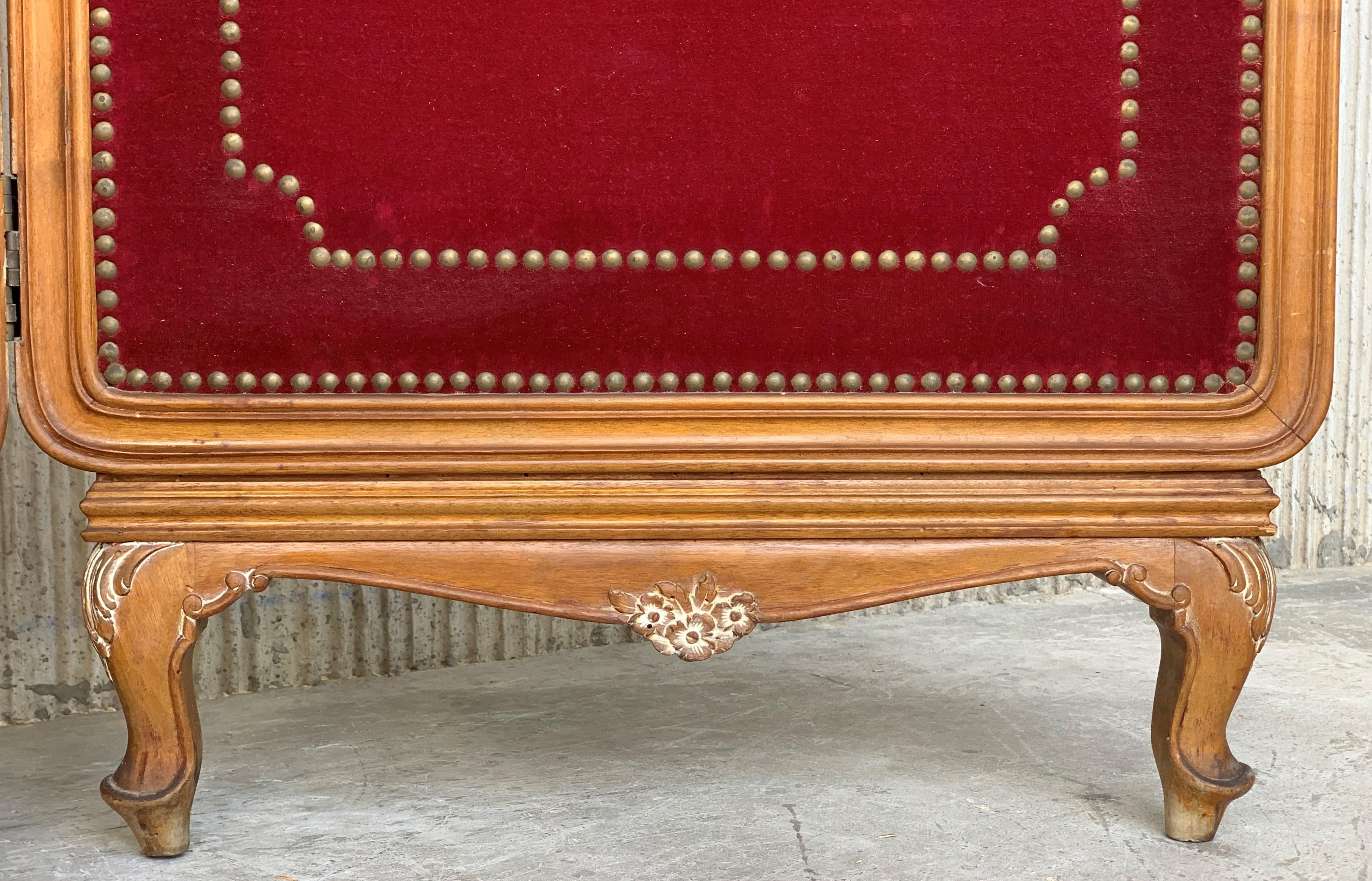 French Red Velvet Three-Panel Screen Adorned with Antique Brass Tacks In Good Condition In Miami, FL