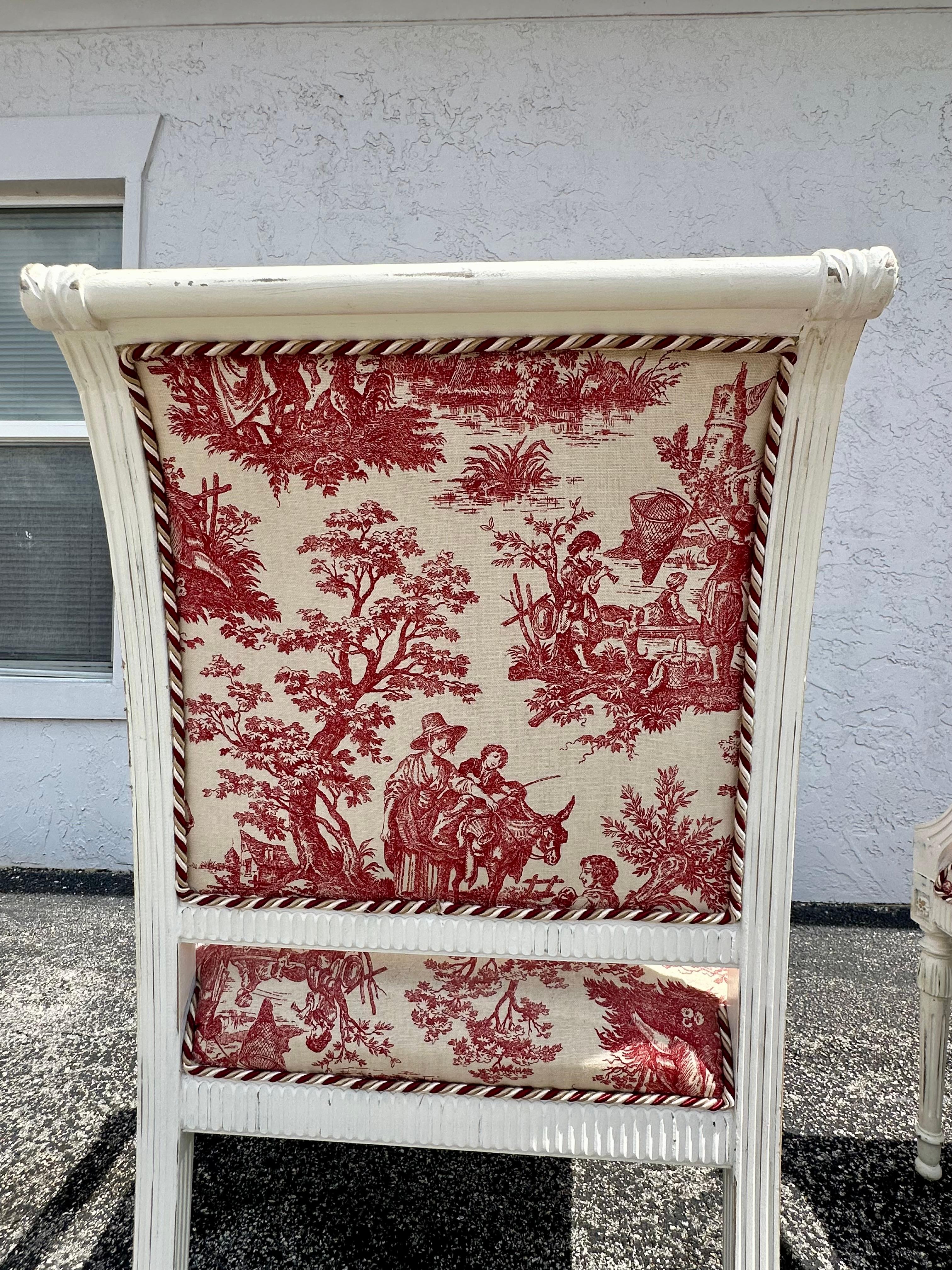 Poltrone in legno dorato in stile Louis rosso e bianco del 19° secolo, set di 2 in vendita 6