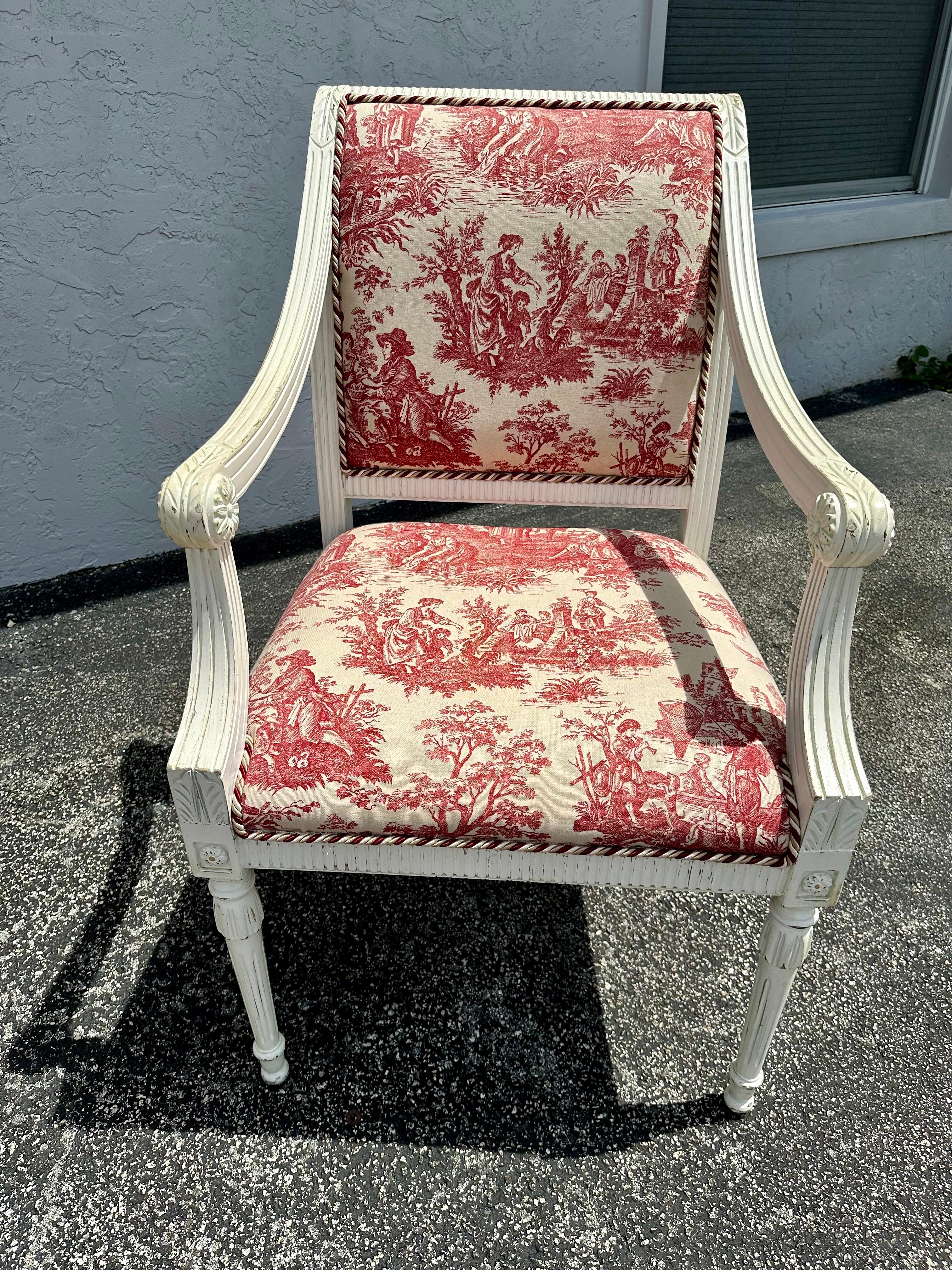 Poltrone in legno dorato in stile Louis rosso e bianco del 19° secolo, set di 2 in vendita 3