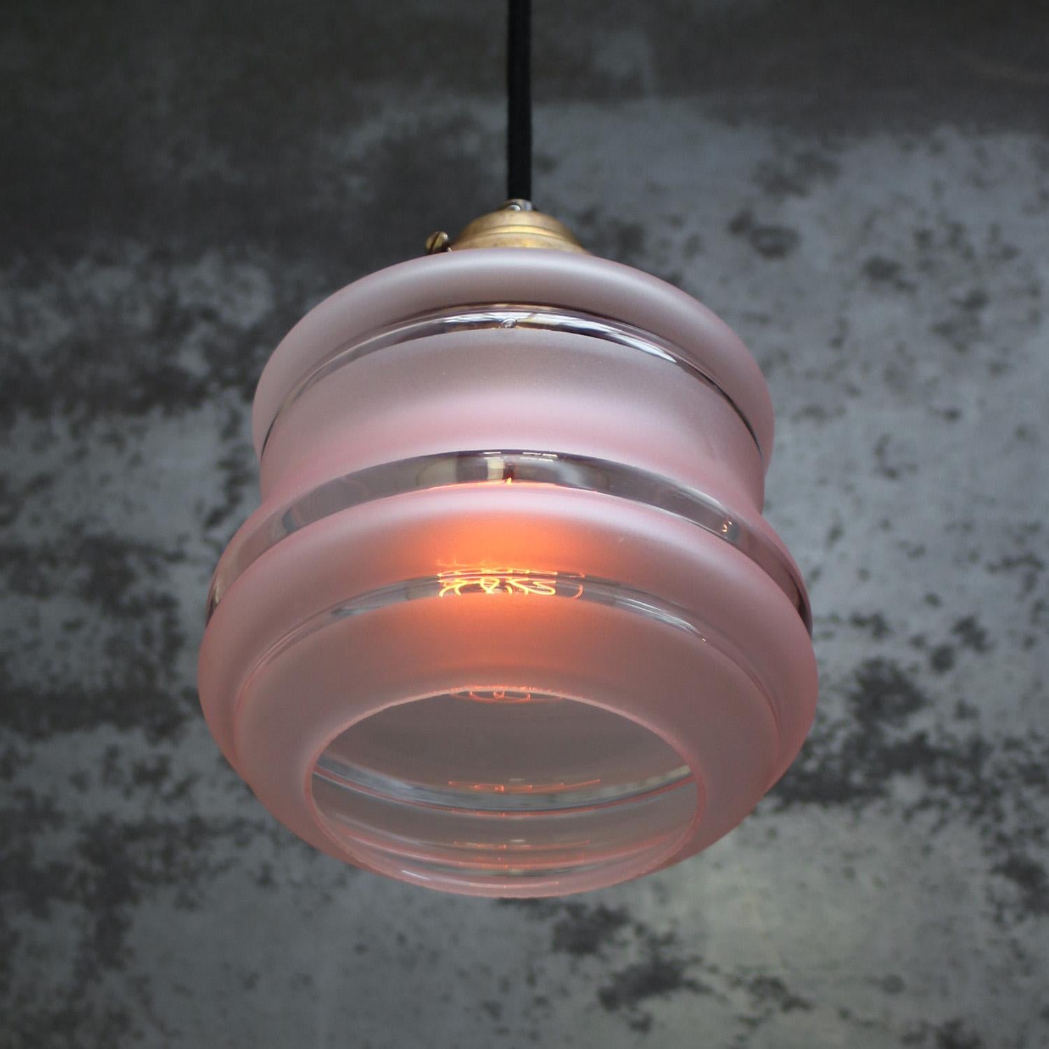 French Reeded Pink Coloured Glass & Brass Pendant Lamps In Good Condition For Sale In Amsterdam, NL