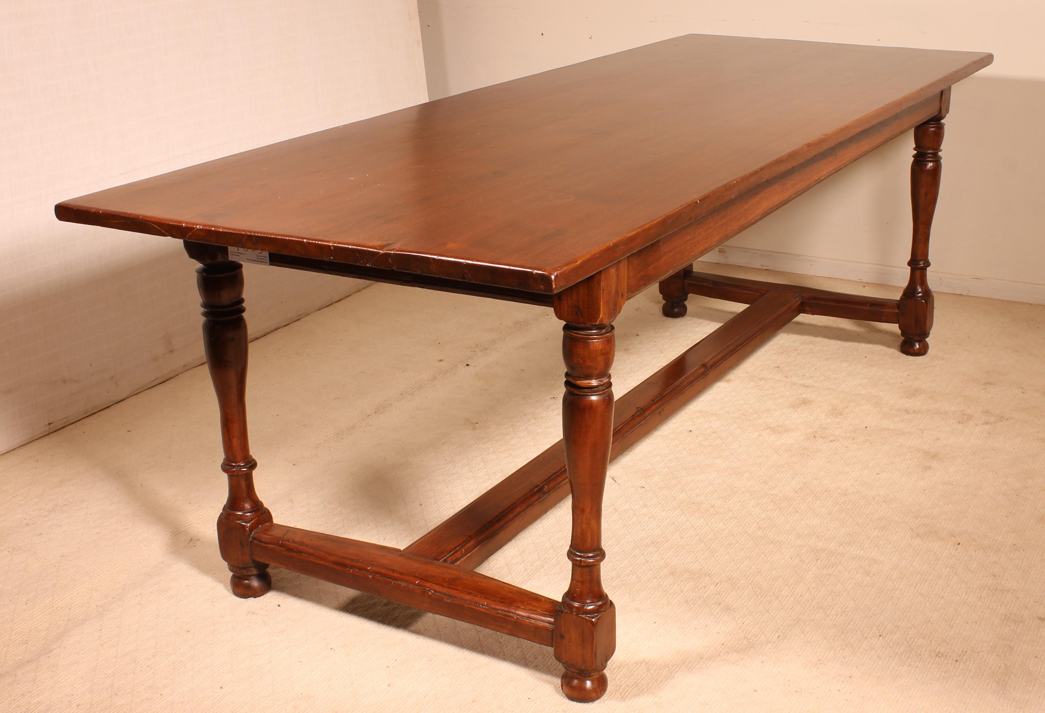 Beautiful French refectory table of the 19th century of 2m37 meters long with a very beautiful width of 87cm.
Very nice table in perfect condition with a Louis XIII style base and a nice turning 

This fine table stands out with here beautiful