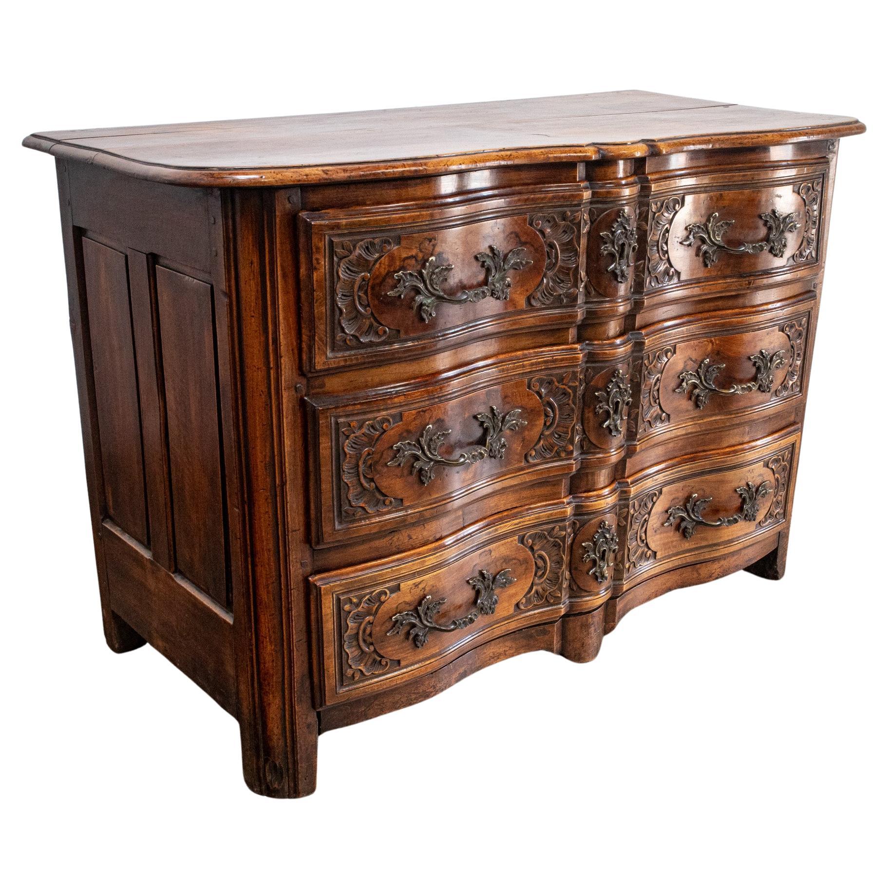 French Régence 18th Century Walnut Commode or Chest of Drawers For Sale