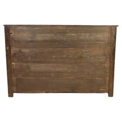 Commode de style Régence française en laque noire, montée en bronze doré et serpentine sur le devant