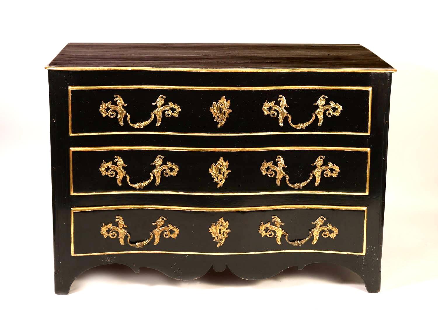 French Regence Black Lacquer Ormolou Mounted Gilded Serpentine Front Commode 2