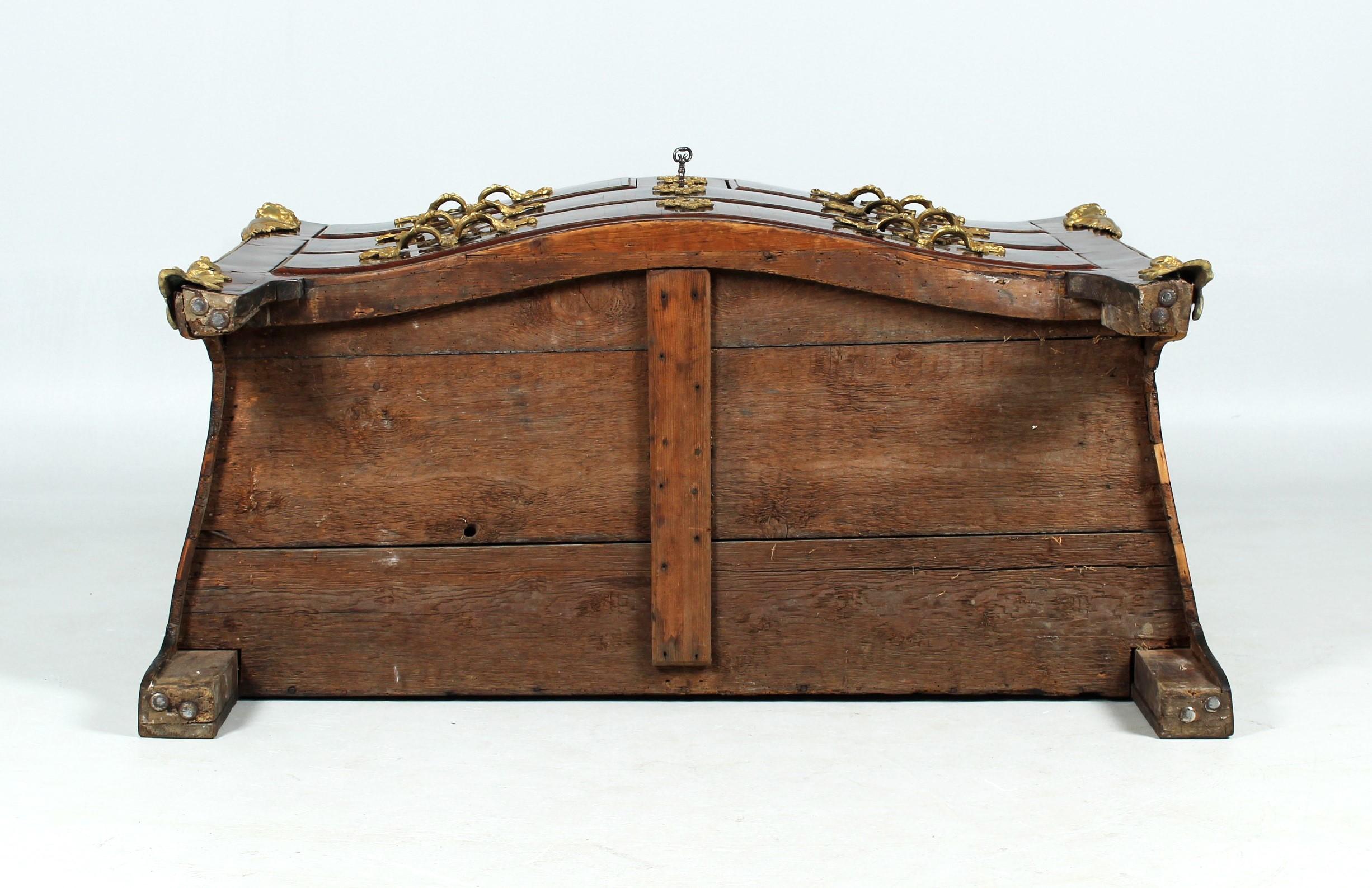 French Regence Chest of Drawers with Ormolu Fittings, Early 18th Century For Sale 13