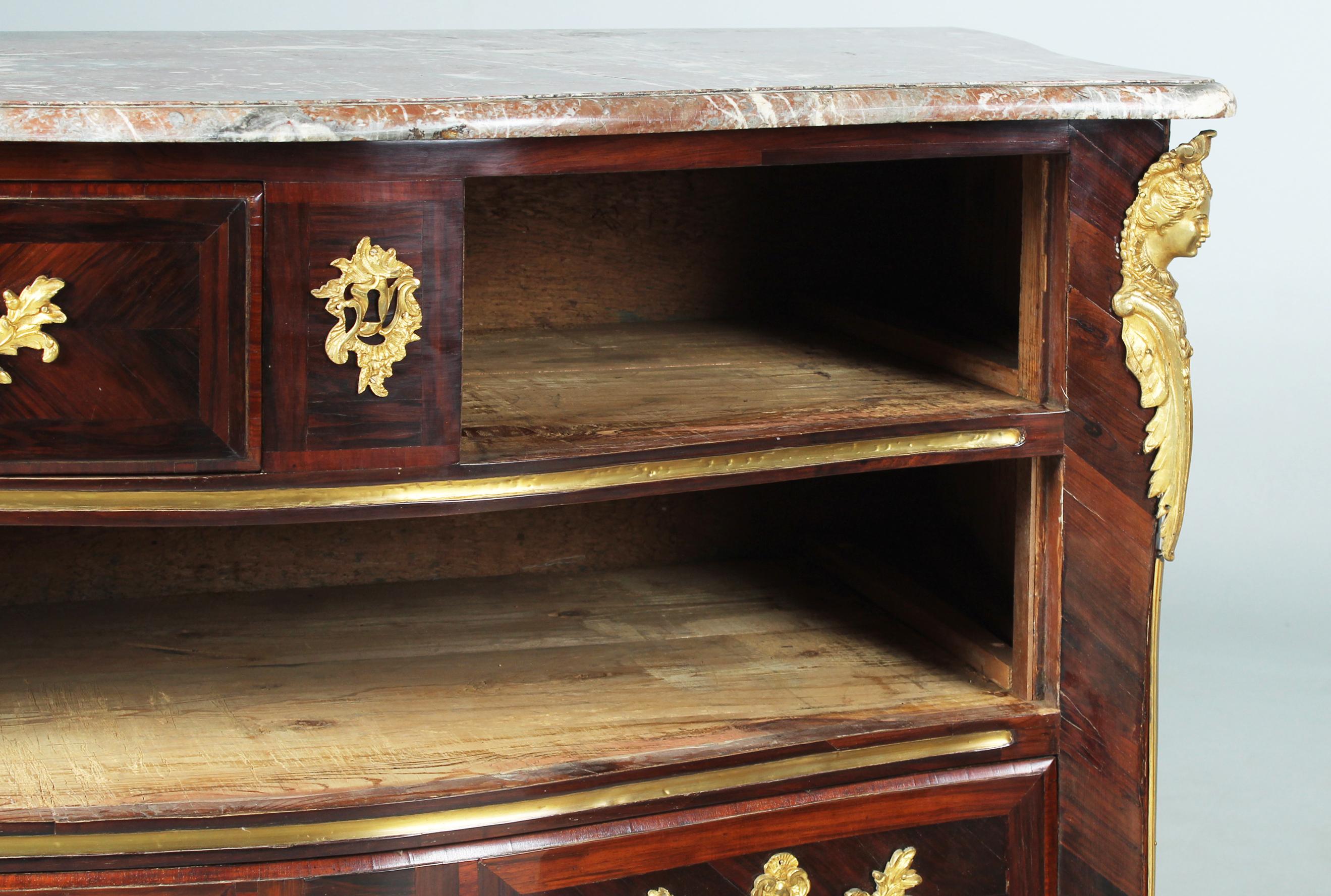 French Regence Chest of Drawers with Ormolu Fittings, Early 18th Century For Sale 3