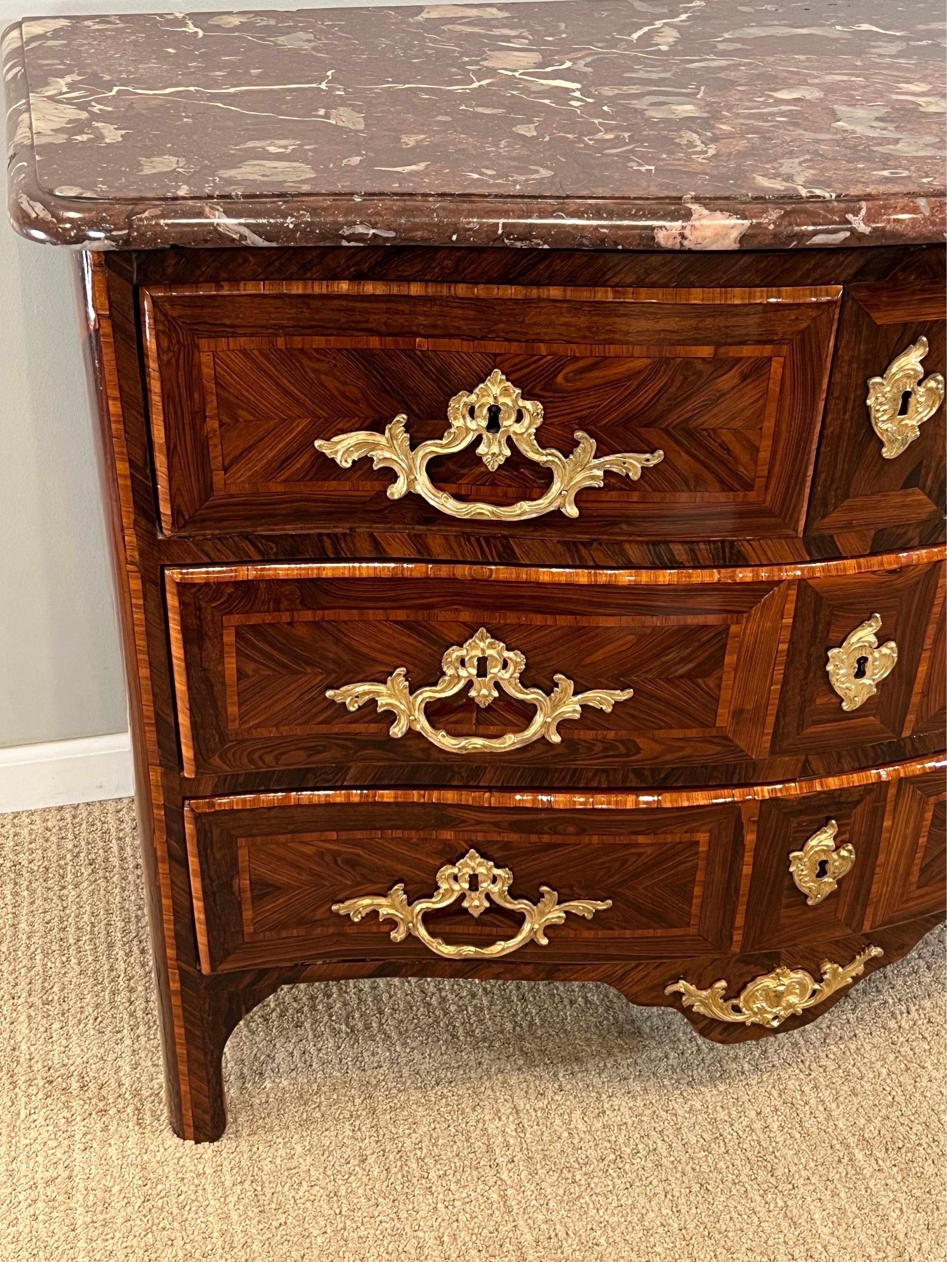 French Régence Ormolu-Mounted Rosewood & Kingwood Inlay Rouge Marble Top Commode For Sale 8