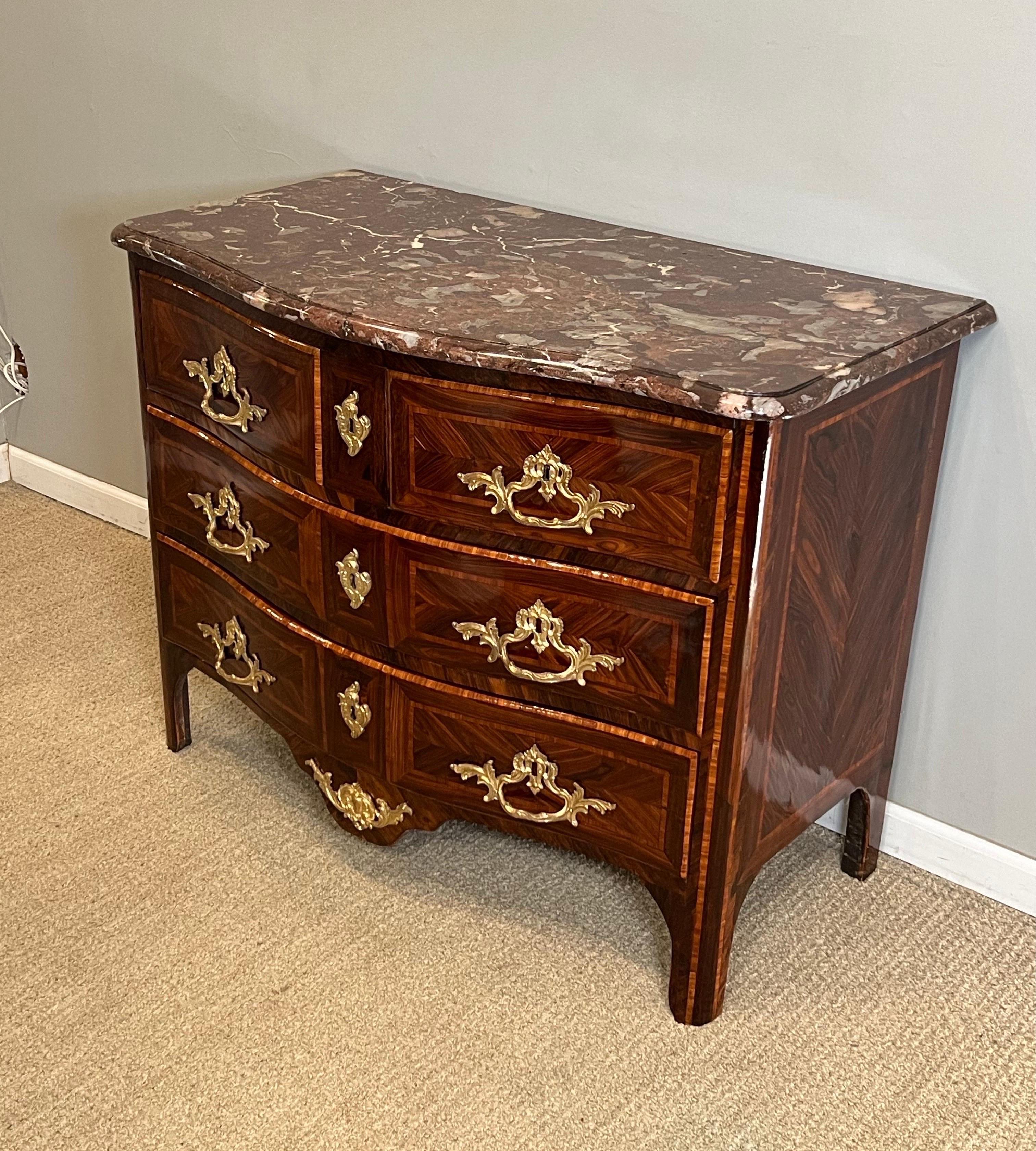 French Régence Ormolu-Mounted Rosewood & Kingwood Inlay Rouge Marble Top Commode For Sale 11