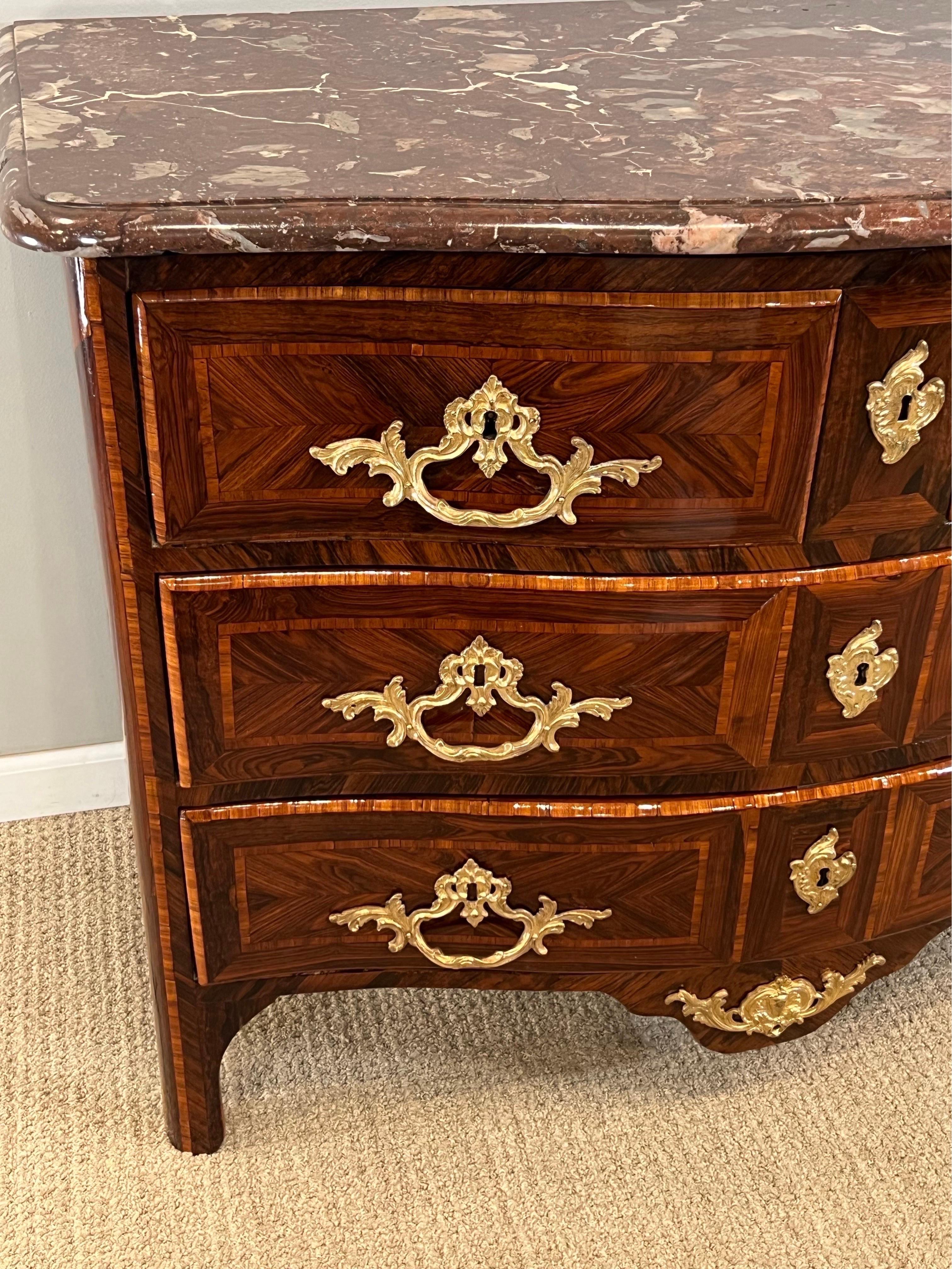 French Régence Ormolu-Mounted Rosewood & Kingwood Inlay Rouge Marble Top Commode For Sale 4