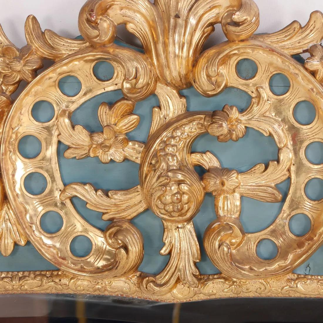 Espejo francés de la Regencia pintado y dorado, hacia 1780. en Bueno estado para la venta en Philadelphia, PA