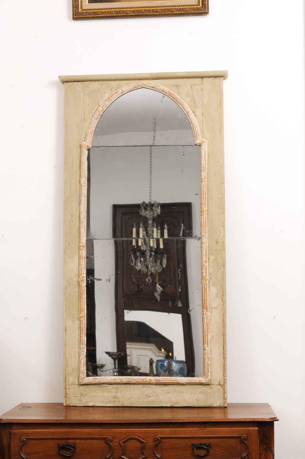 French Régence Period 1730s Painted Wood Grand Mirror with Broken Arch Motif 3