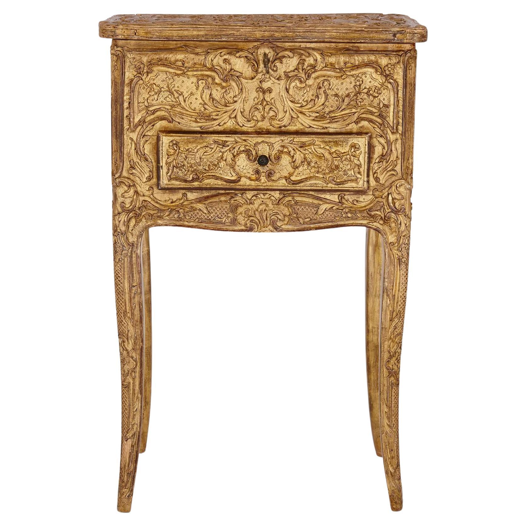 French Régence Period Carved Giltwood Table with Mirror, Early 18th Century