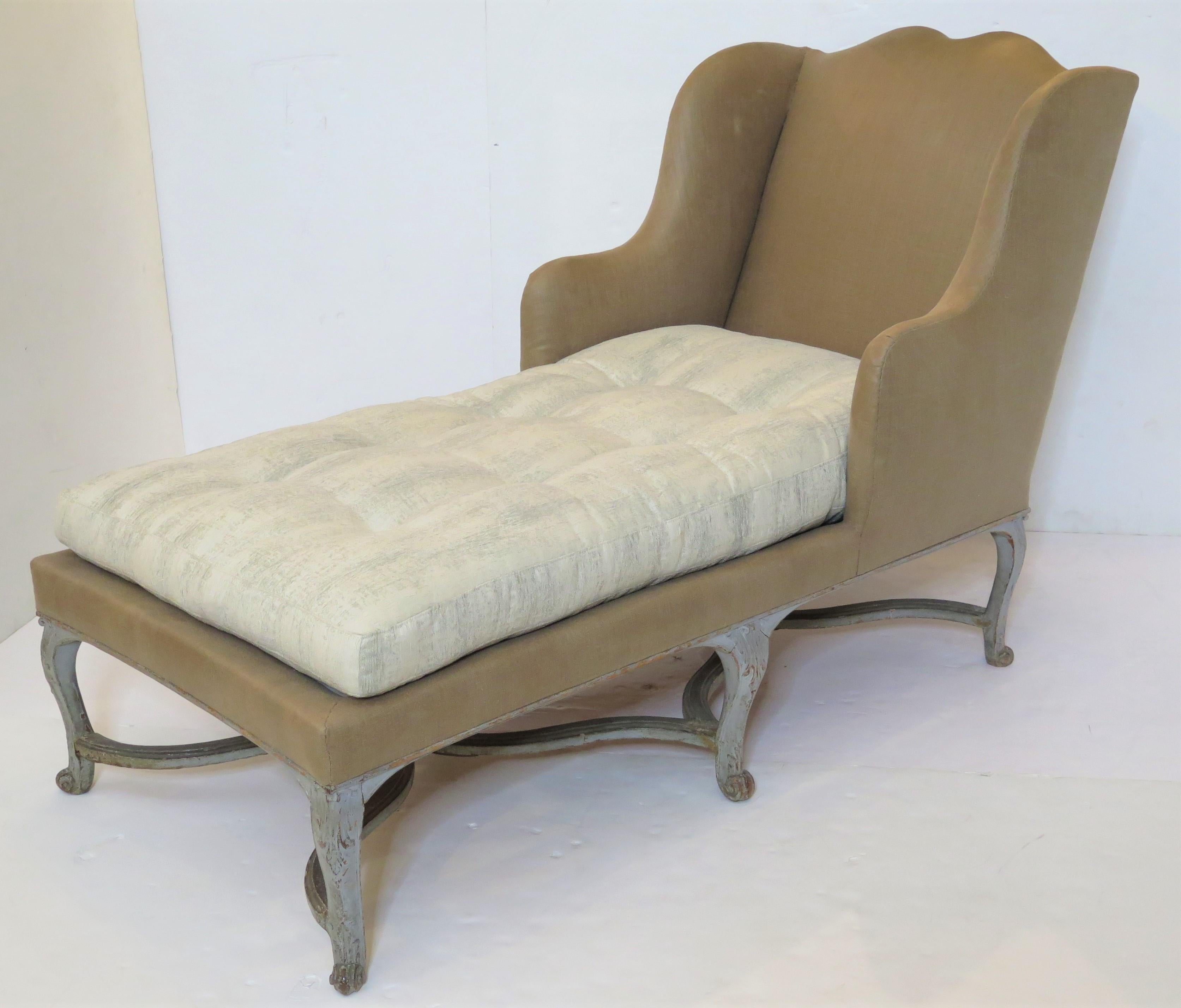 Louis XIV French Régence Period Chaise Lounge For Sale