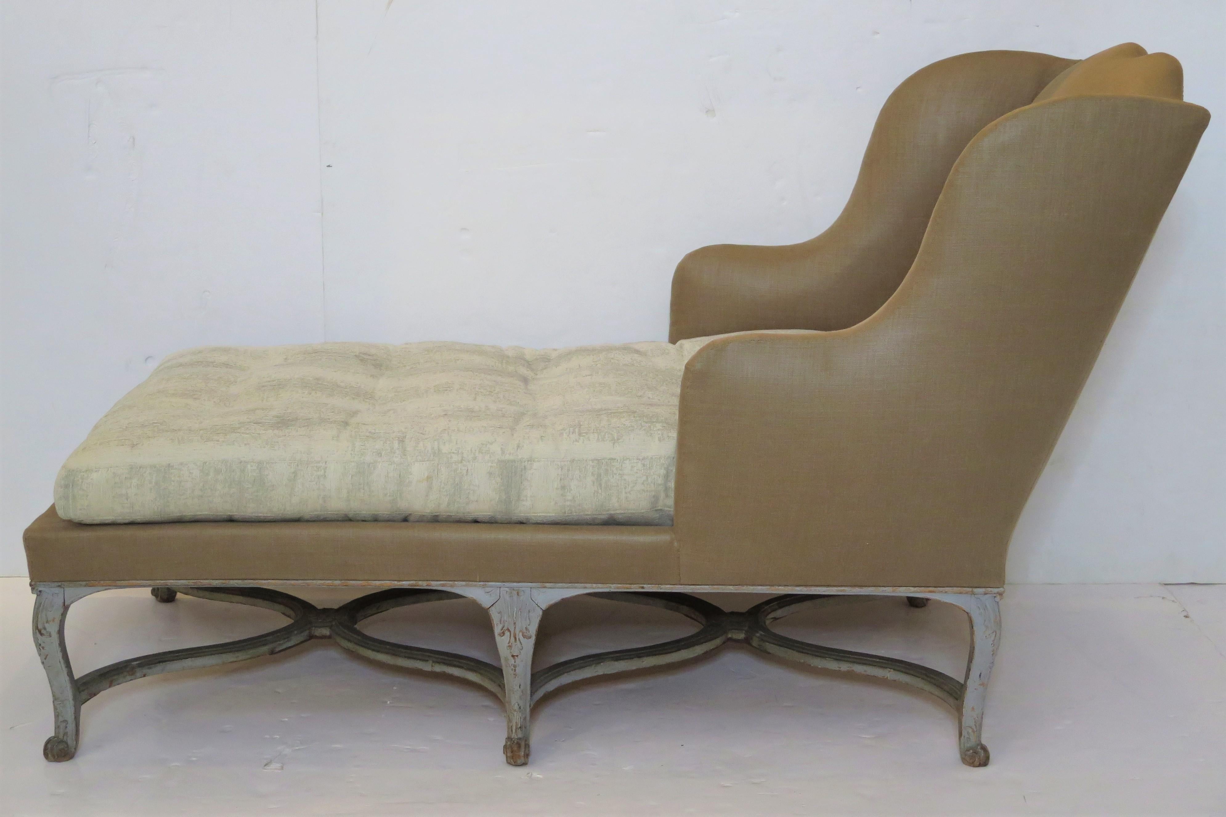 Hand-Painted French Régence Period Chaise Lounge For Sale