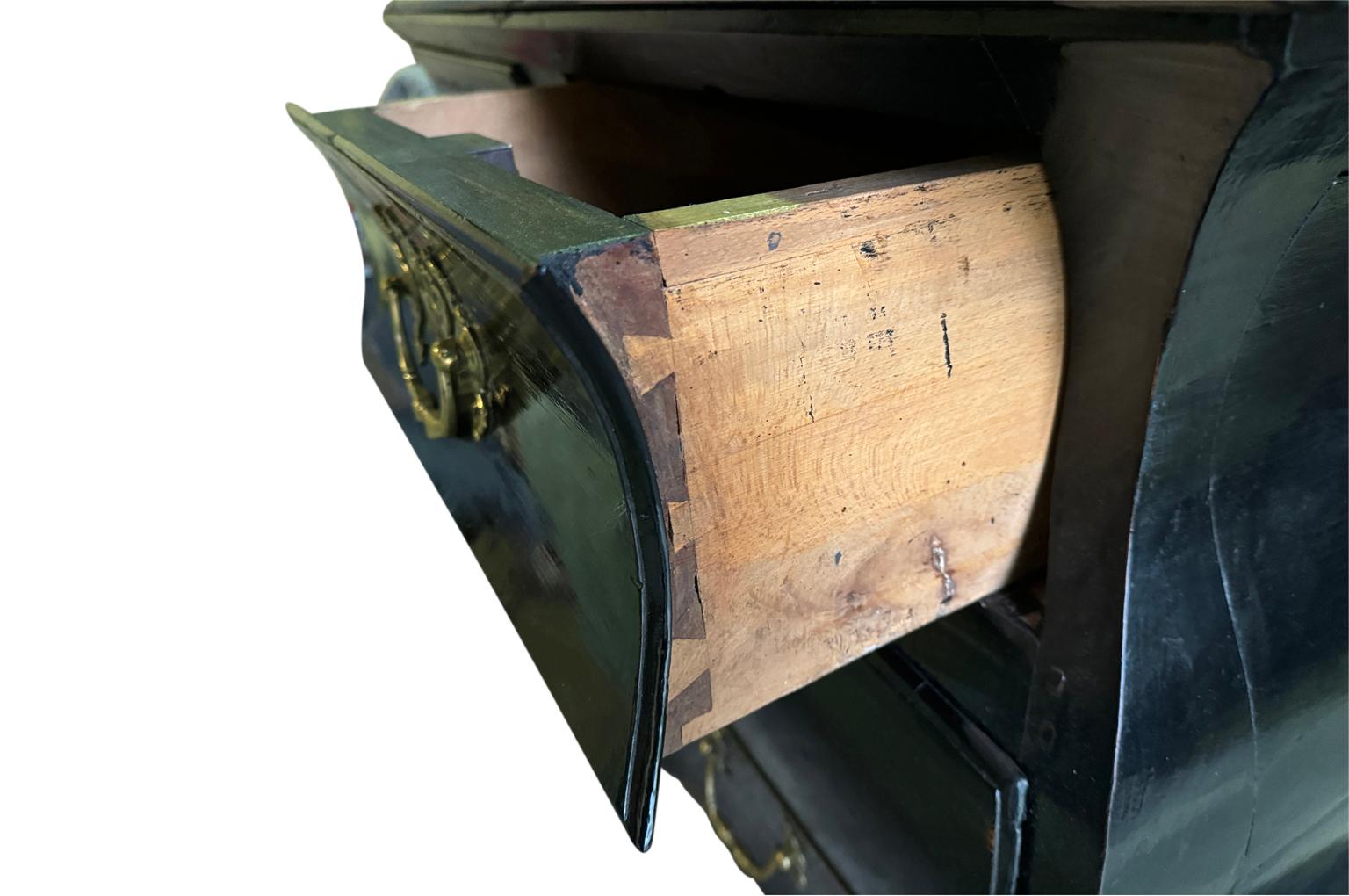 Commode Bombe del periodo Regence francese in vendita 4