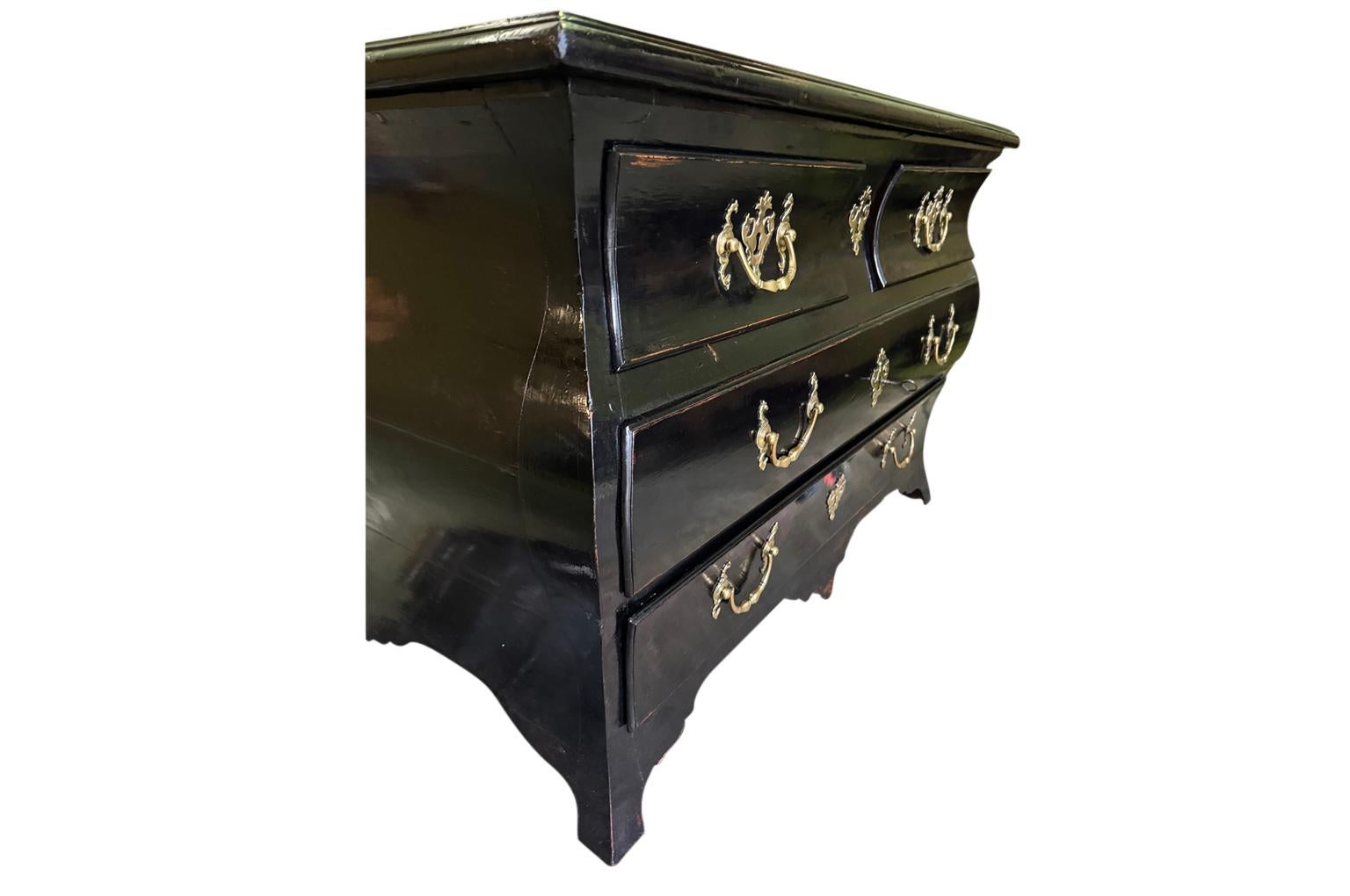Commode Bombe del periodo Regence francese In condizioni buone in vendita a Round Top, TX