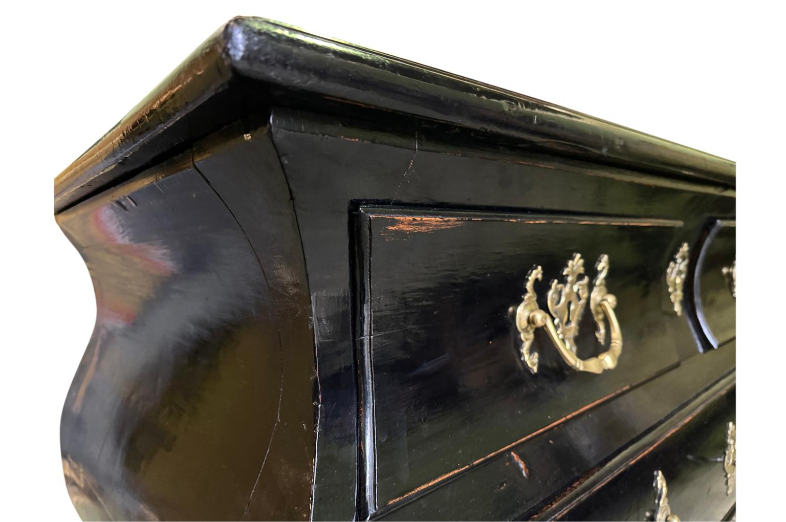 XVIII secolo Commode Bombe del periodo Regence francese in vendita