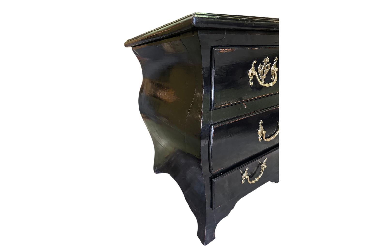 Commode Bombe del periodo Regence francese in vendita 1