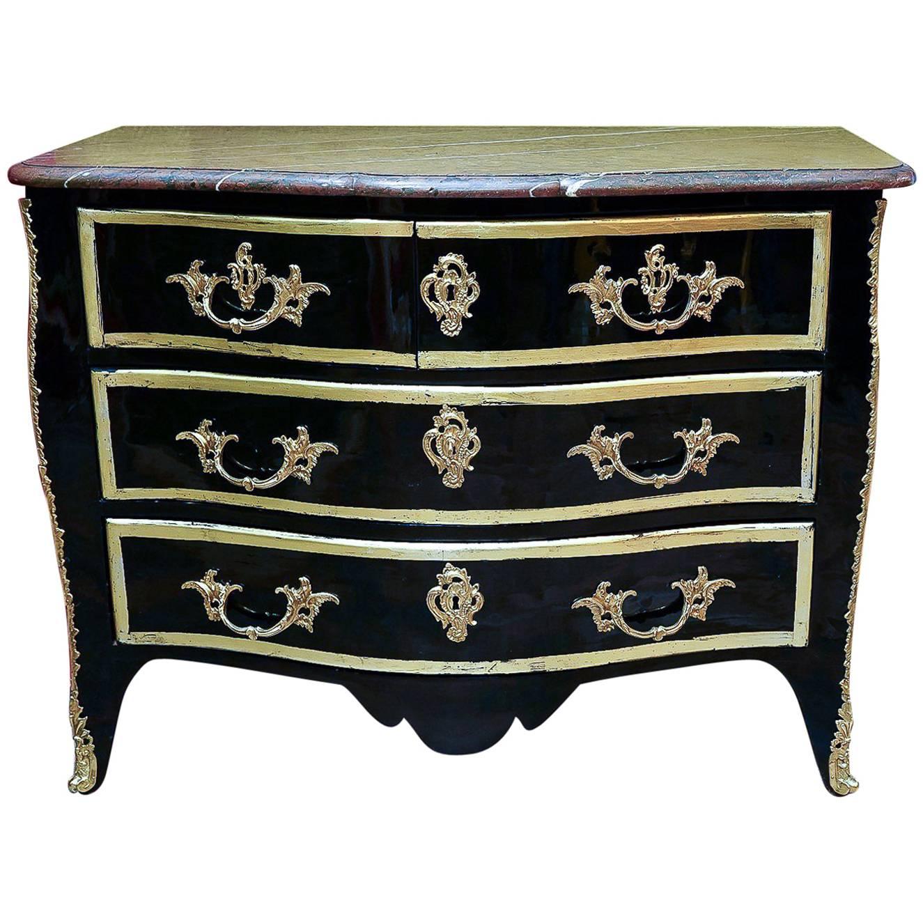 French Regence Period Serpentine Black Lacquered Commode, circa 1720-1730 For Sale