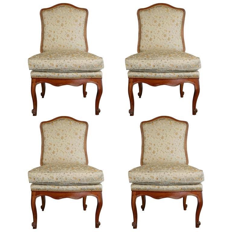 French Regence Period, Set of Four Large Slipper Chairs in Walnut, circa 1730