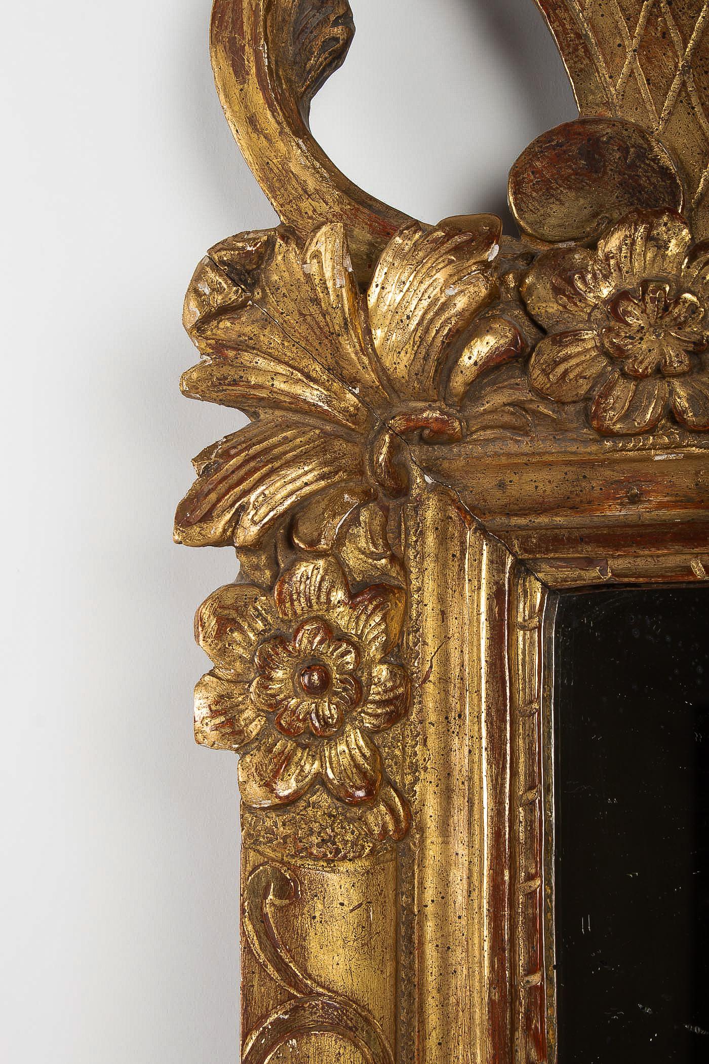 18th Century French Regence Provencal Period, Small Giltwood Top-Front Mirror, circa 1720