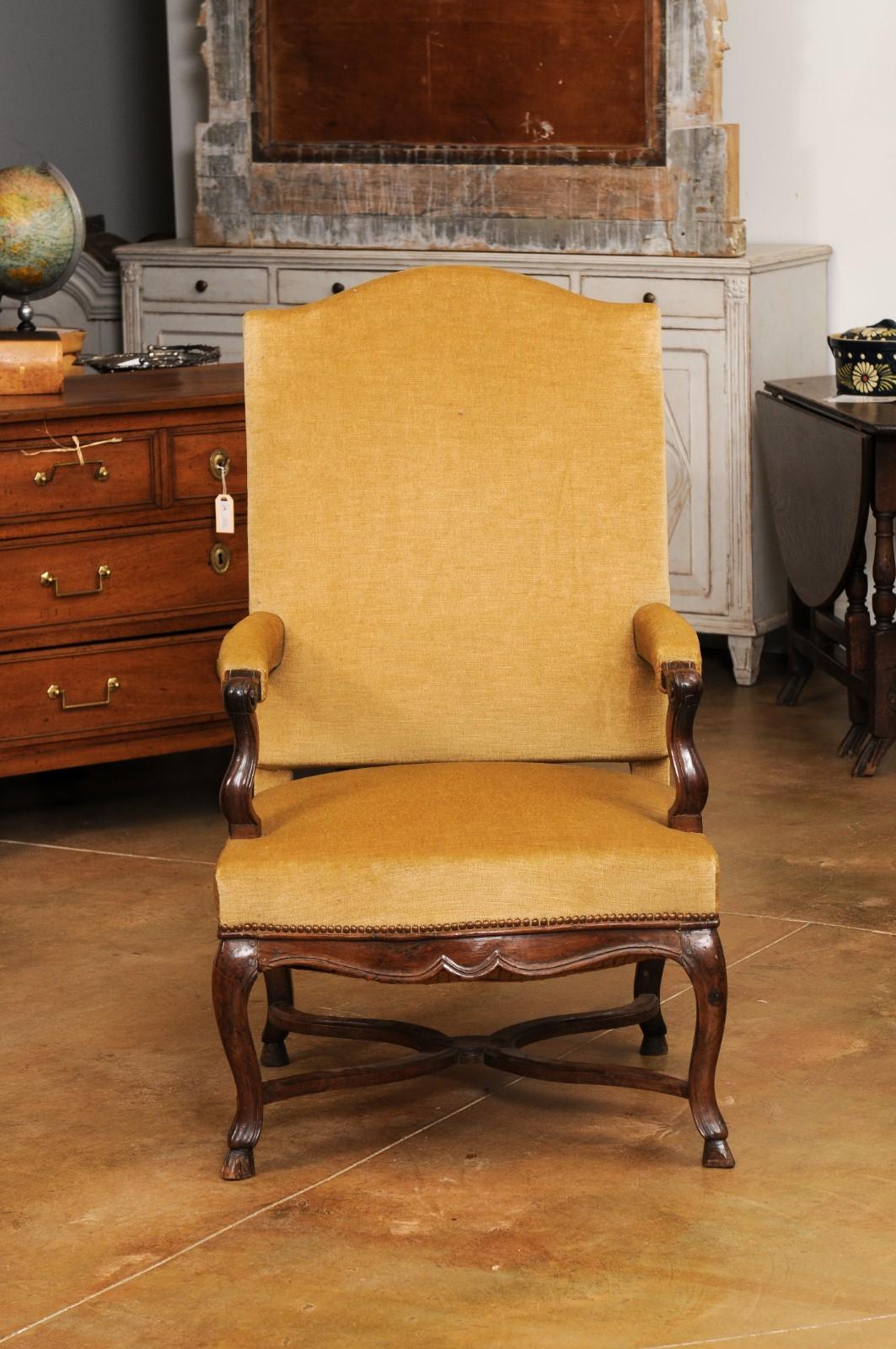 French Régence Style 1790s Walnut Fauteuil with Carved X-Form Cross Stretcher 8