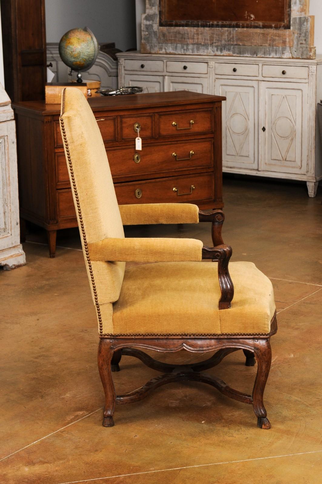 French Régence Style 1790s Walnut Fauteuil with Carved X-Form Cross Stretcher 2
