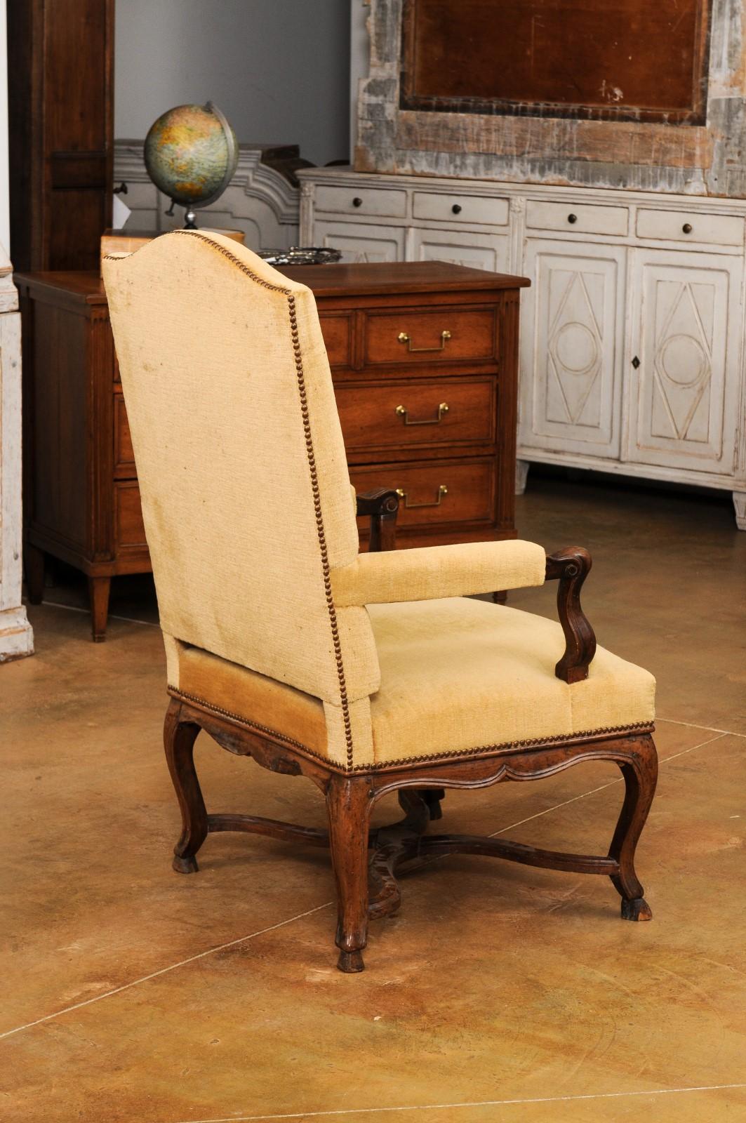French Régence Style 1790s Walnut Fauteuil with Carved X-Form Cross Stretcher 3