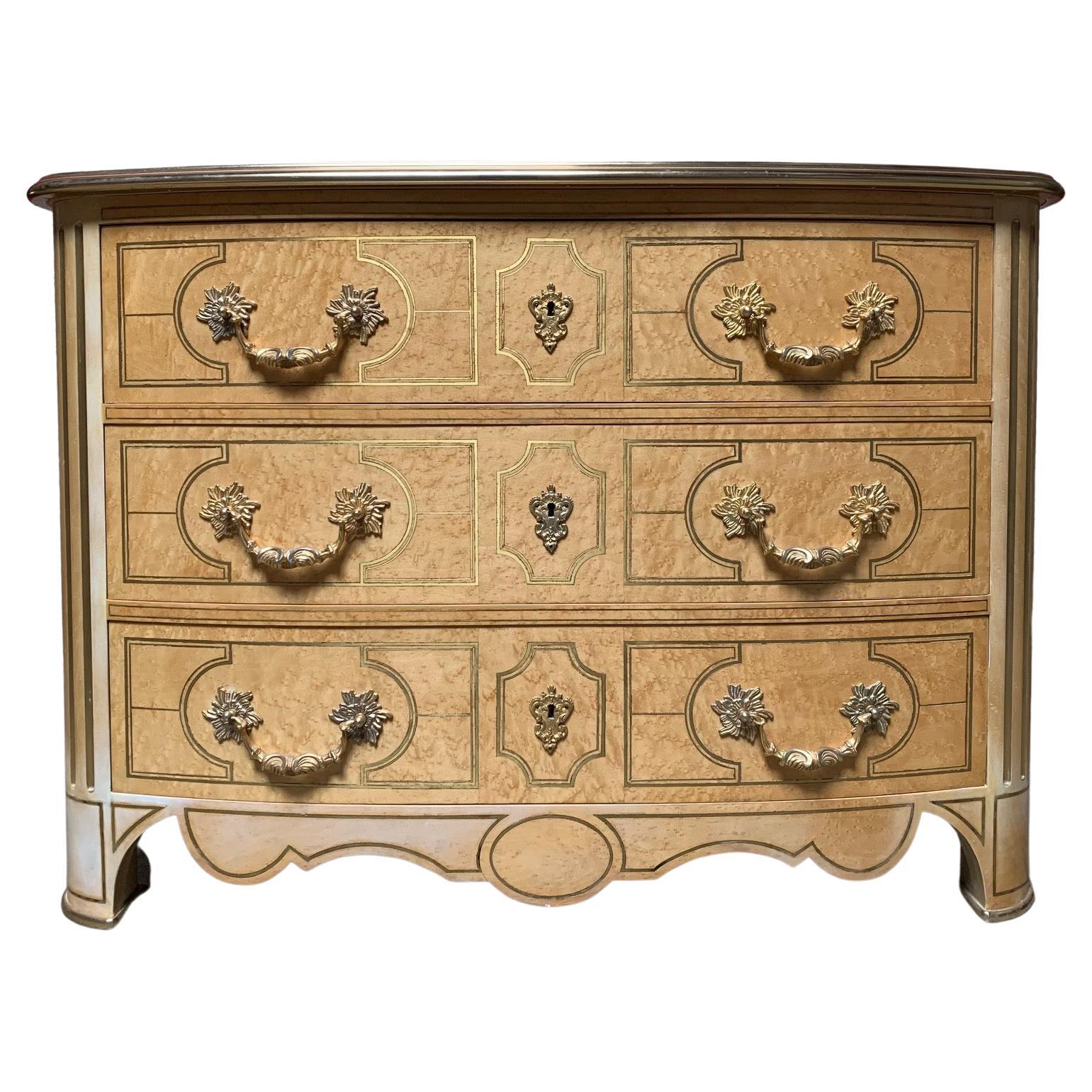 Commode de style Régence française de la Maison Romeo en vente