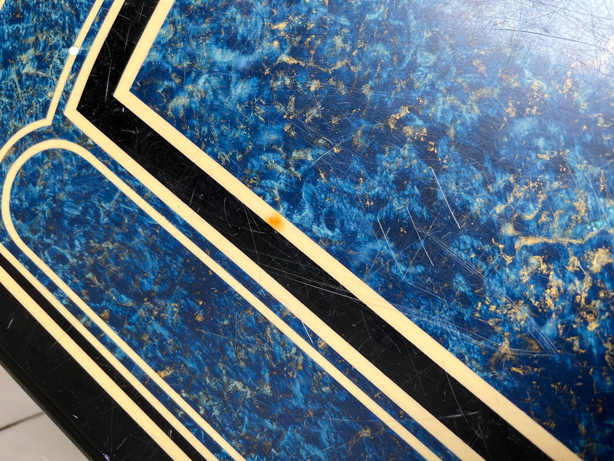 Commode de style Régence française avec une finition laquée bleue, blanche et noire en vente 6