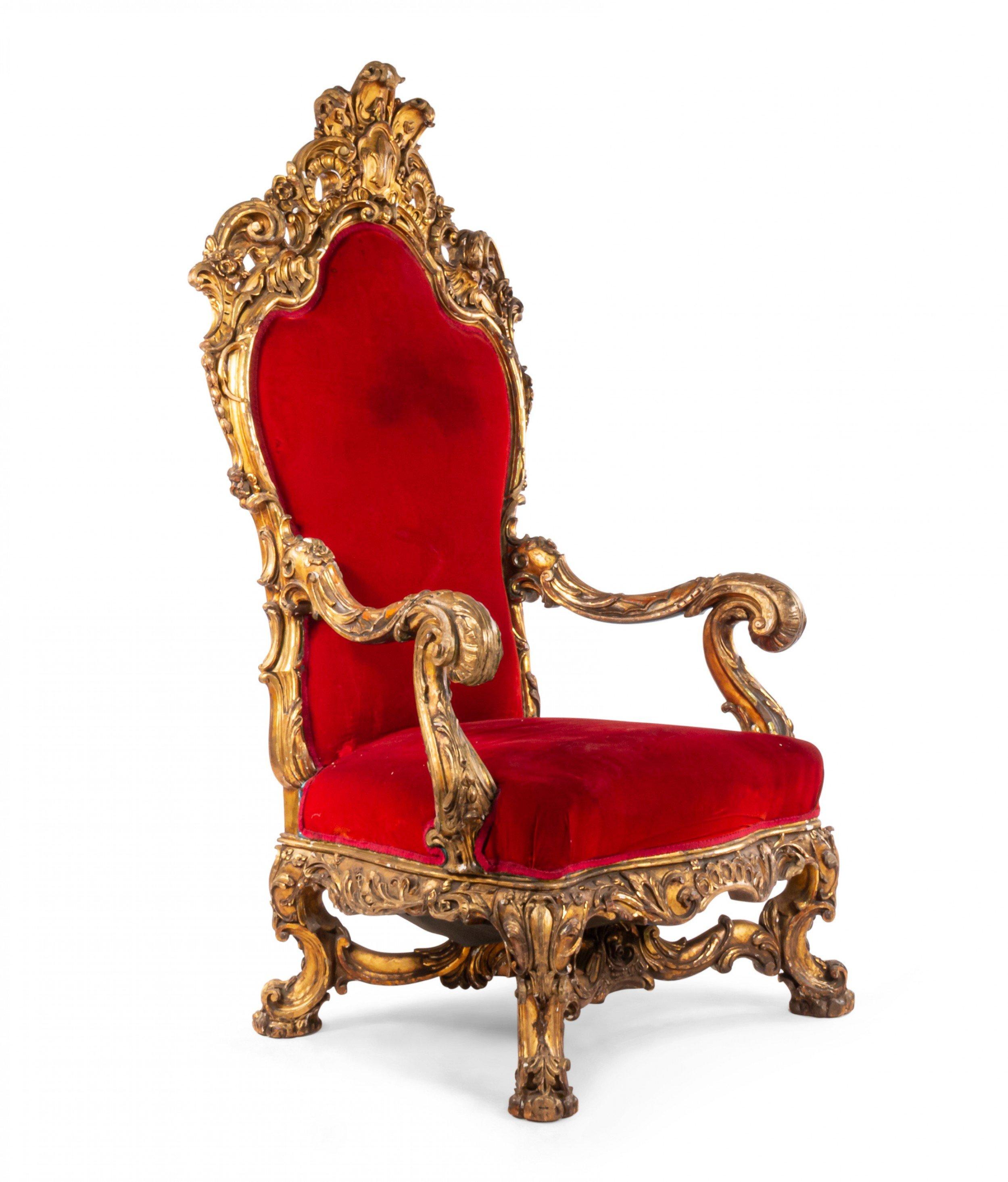 Renaissance Chaise trône de style Régence française en velours rouge en vente