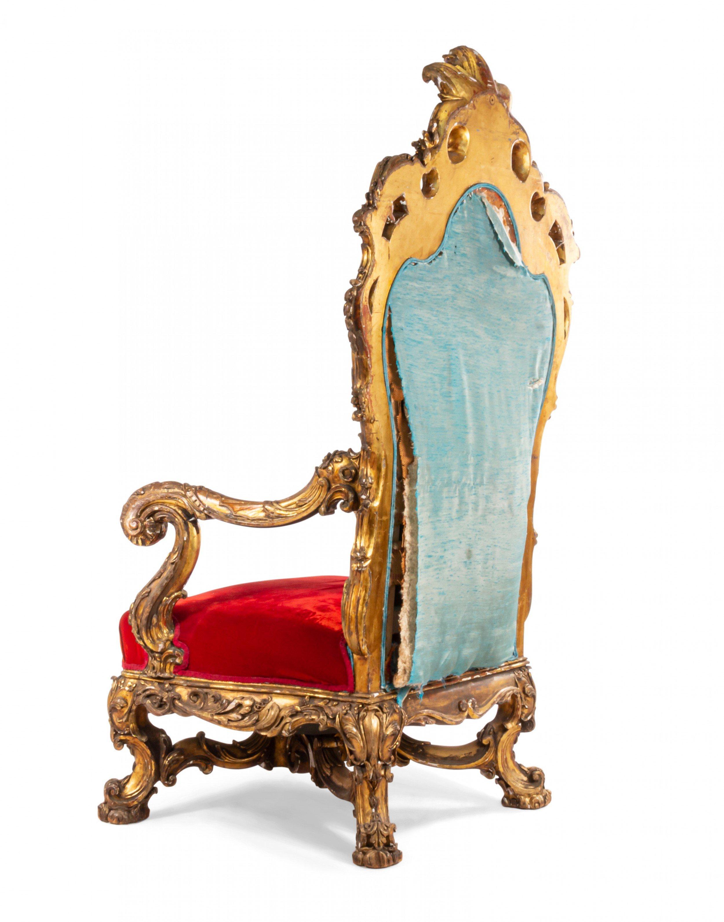 XIXe siècle Chaise trône de style Régence française en velours rouge en vente