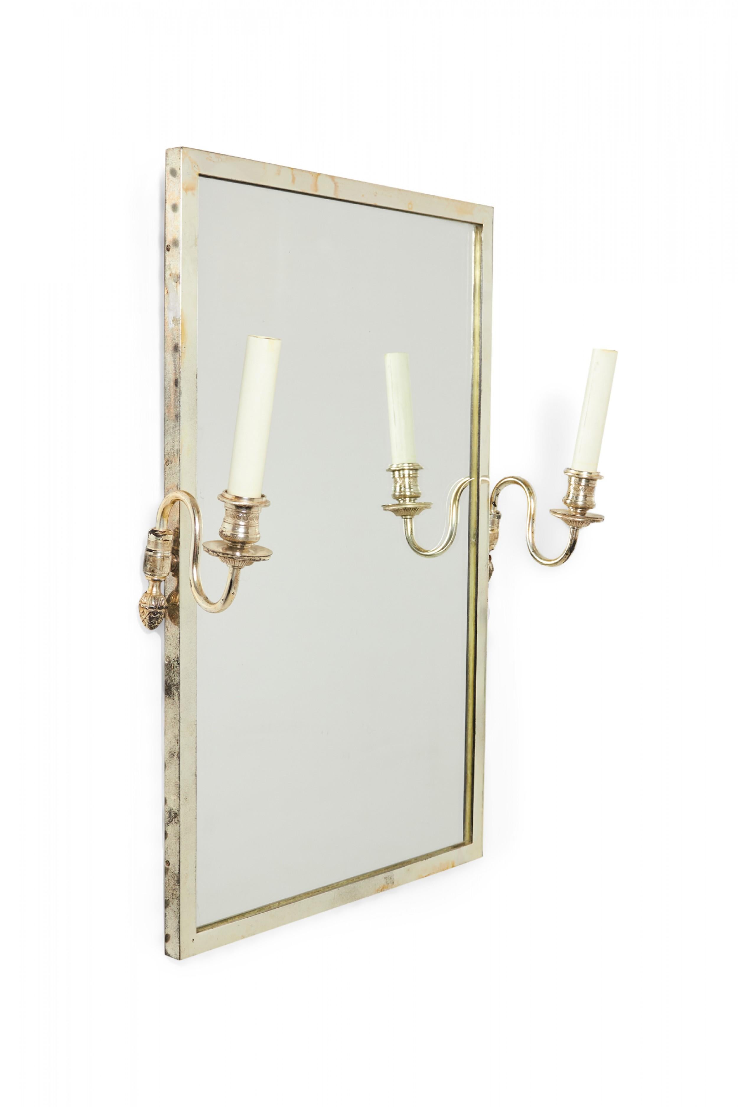 Francese Specchio da parete in argento in stile Regence francese con due bracci a forma di scuretto in vendita